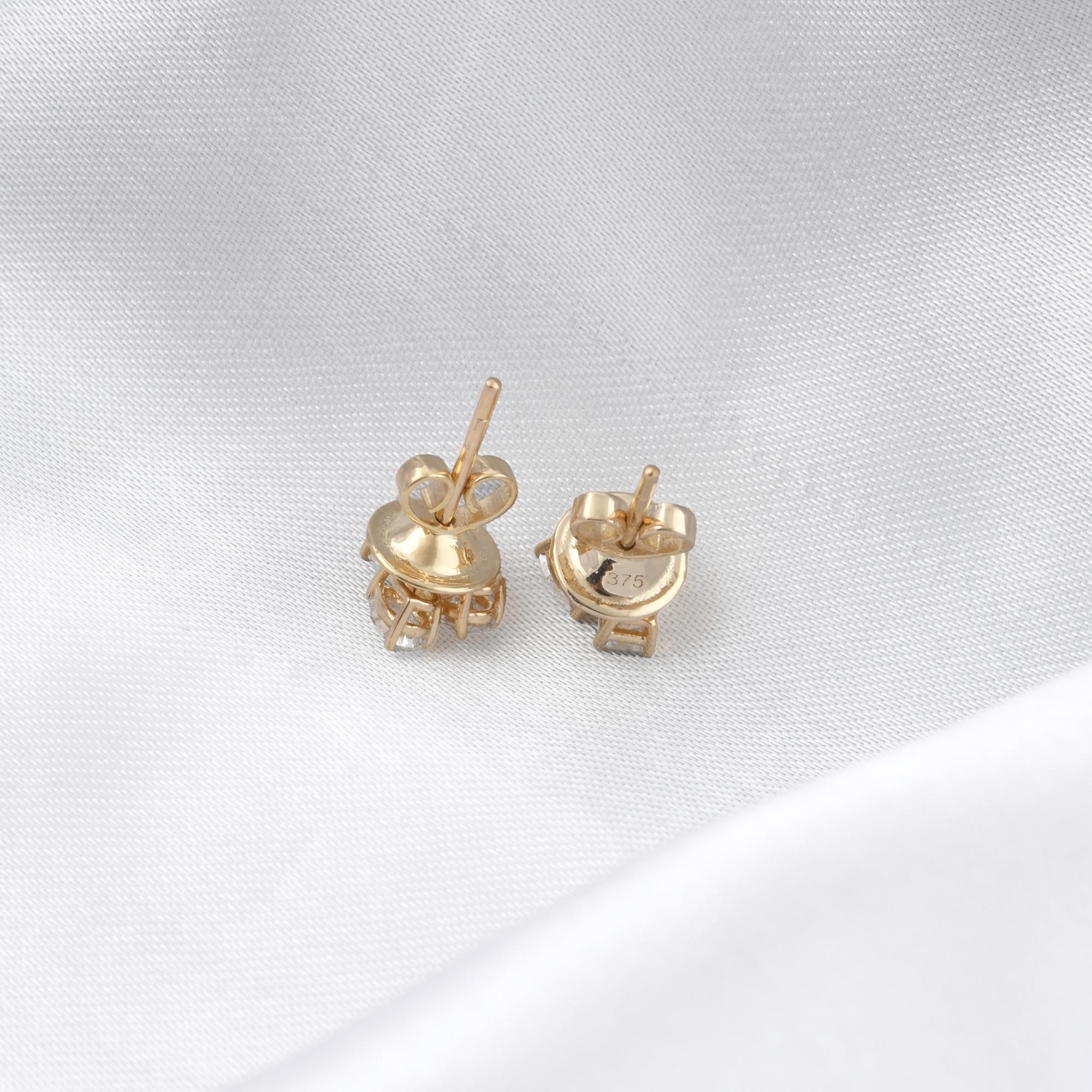 0,93 Karat SI Reinheit HI Farbe Multi Shape Diamant Ohrringe 9 Karat Gelbgold im Angebot 1