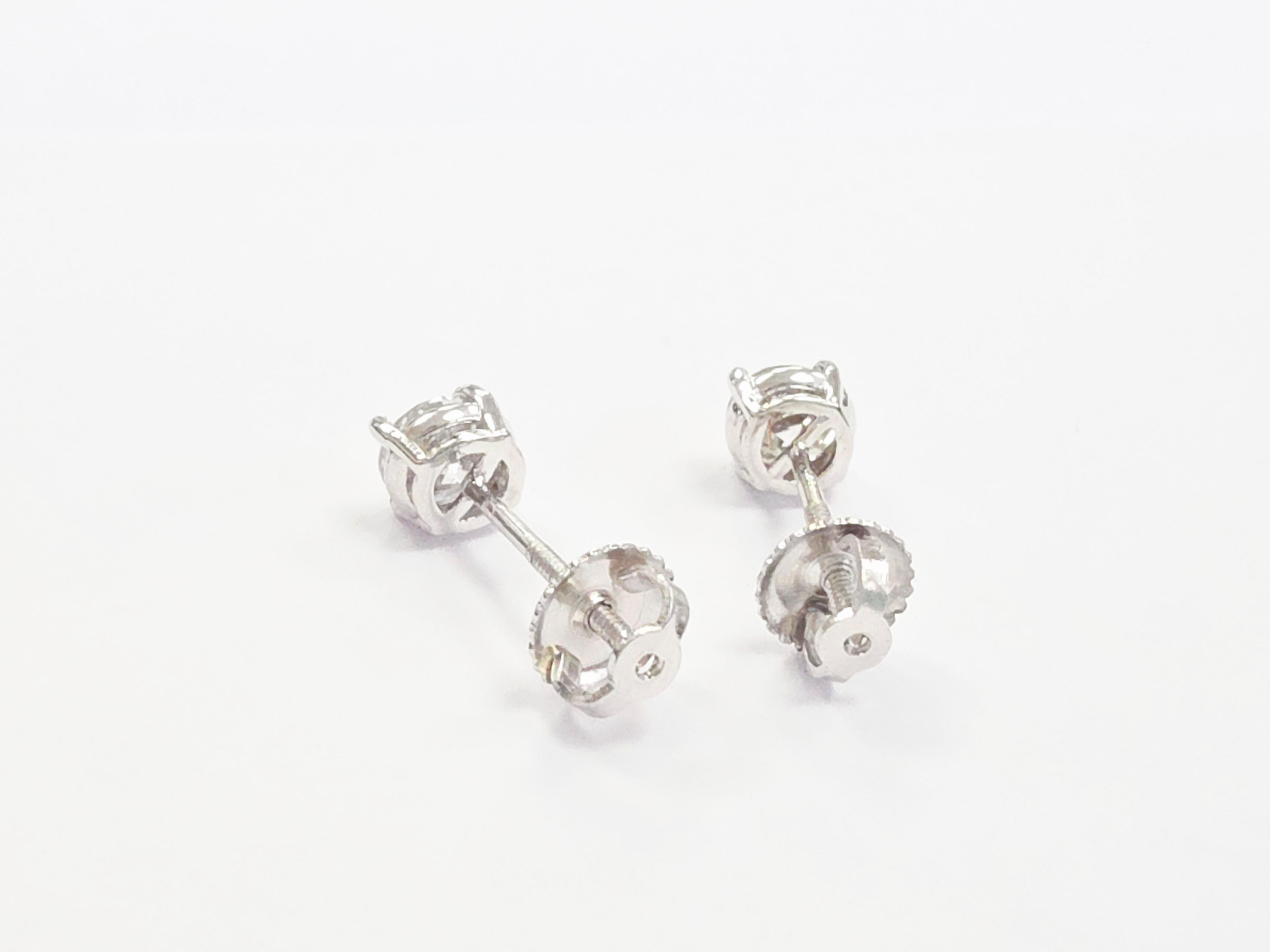 0,93 Karat Naturdiamant Runde Form Ohrstecker 14 Karat Weißgold für Damen oder Herren im Angebot
