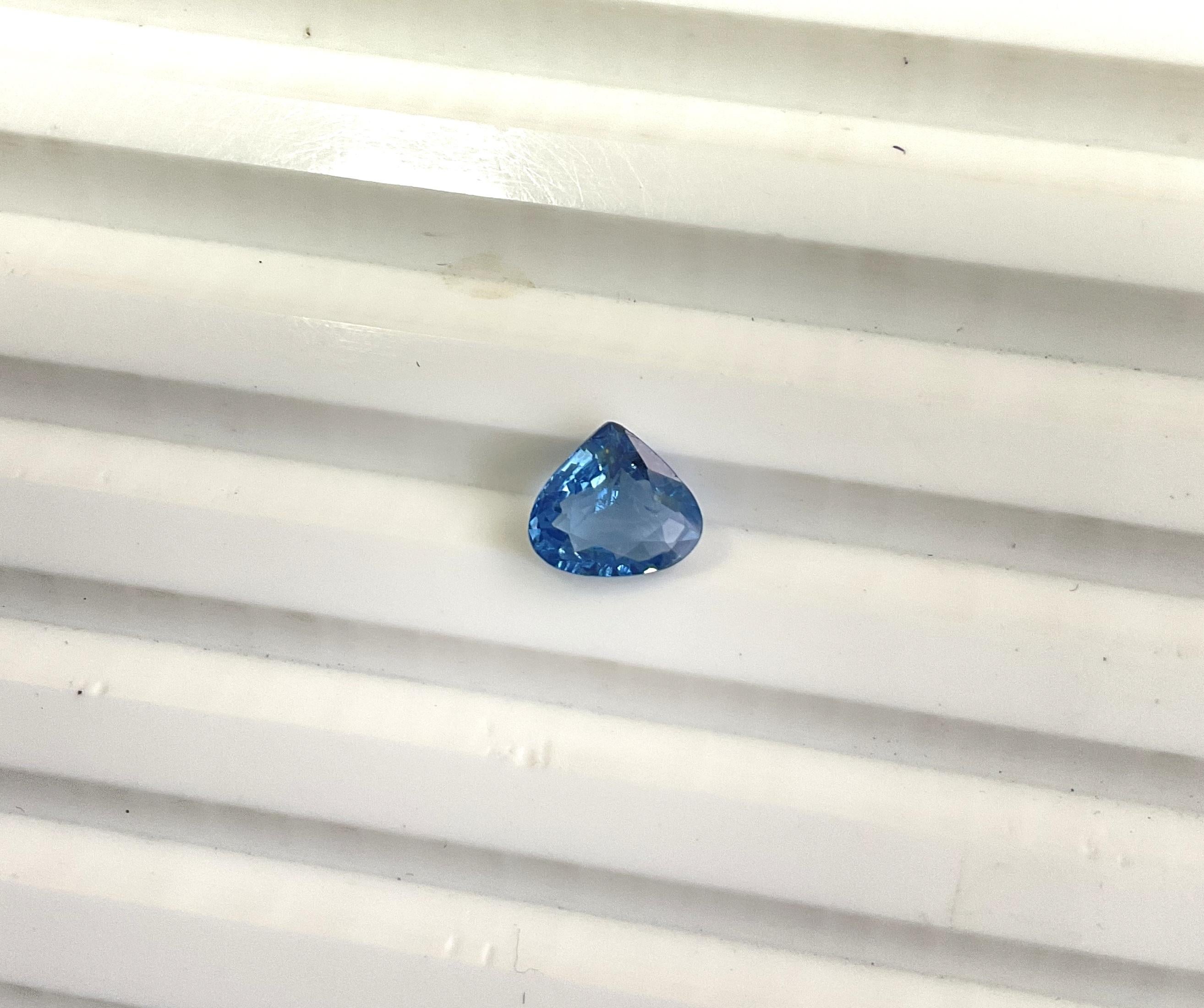 0.93 Carats Tanzania Blue Spinel Heart Faceted Natural Cut Stone for Jewelry For Sale 1