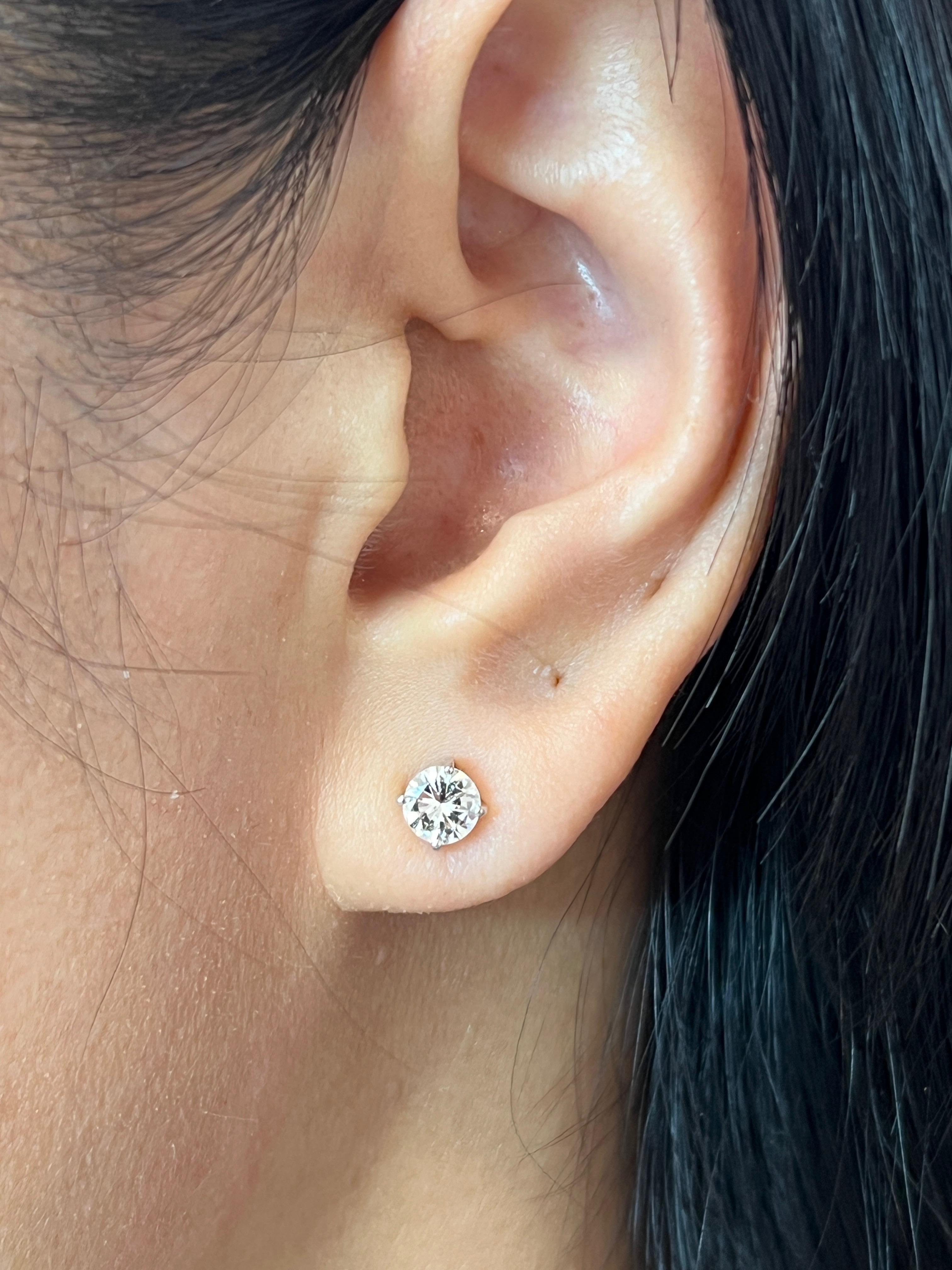 Clous d'oreilles diamant 0,93 carat  en vente