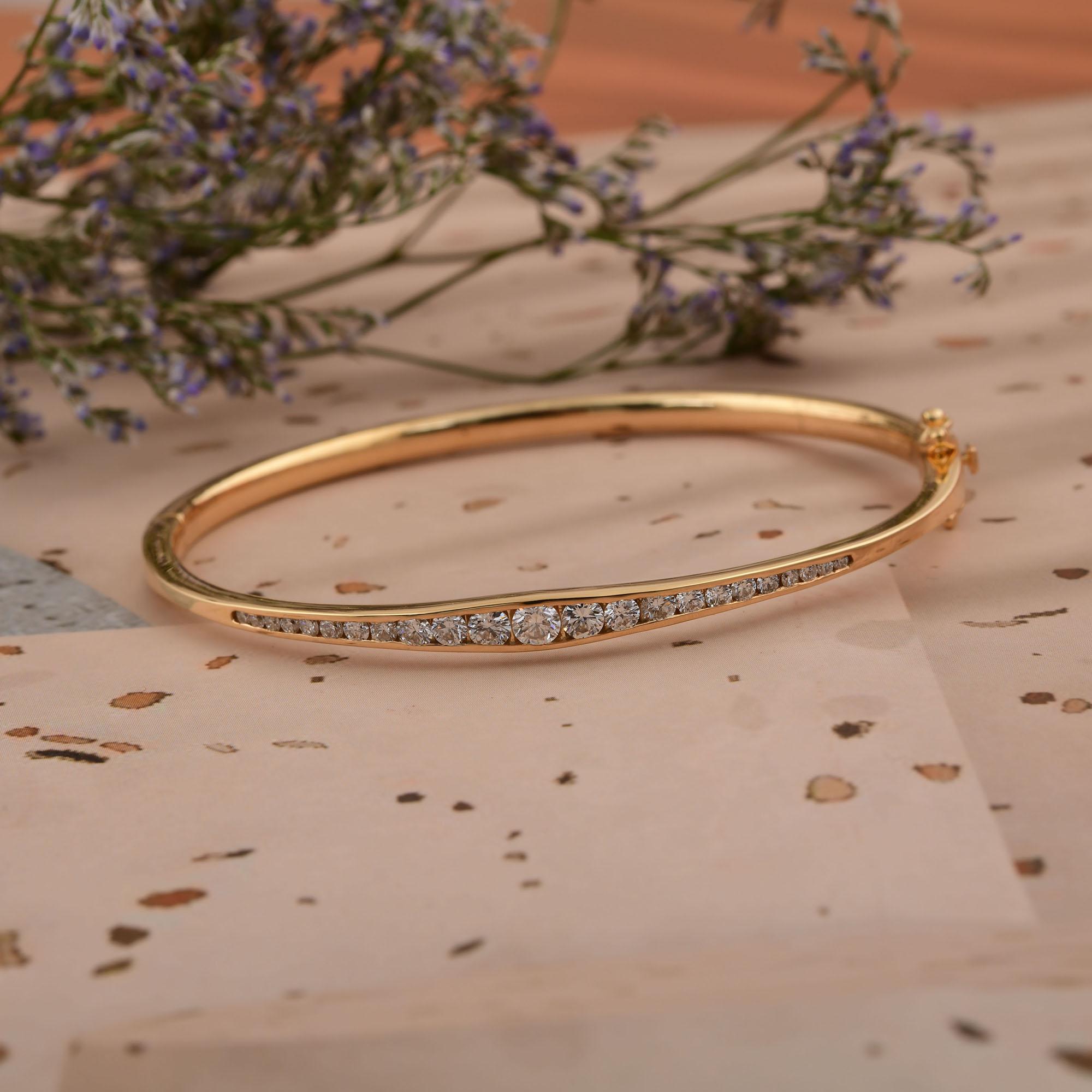 0.93 Ct SI Clarity HI Color Diamond Graduated Necklace 14 Karat Yellow Gold In New Condition For Sale In Diera, Dubai