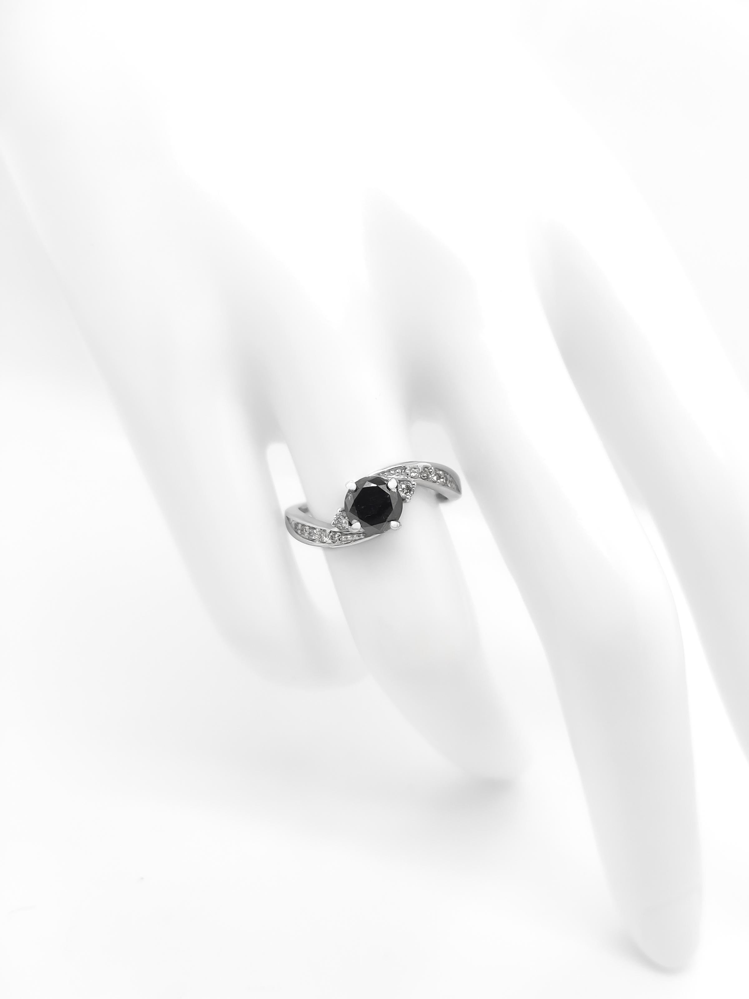 NO RESERVE 0.93CT Fancy Black DIamond and 0.13CT White diamonds 14K Gold In New Condition For Sale In Ramat Gan, IL