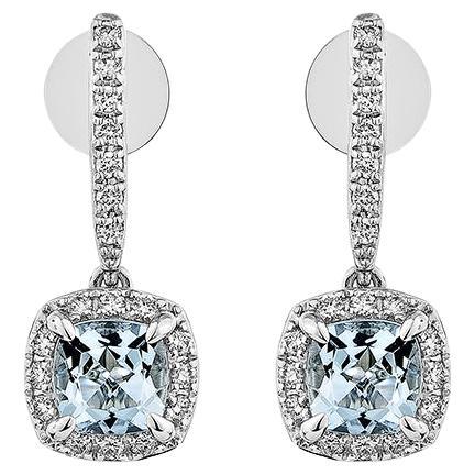 Boucles d'oreilles pendantes en or blanc 18 carats avec aigue-marine de 0,937 carat et diamant blanc.