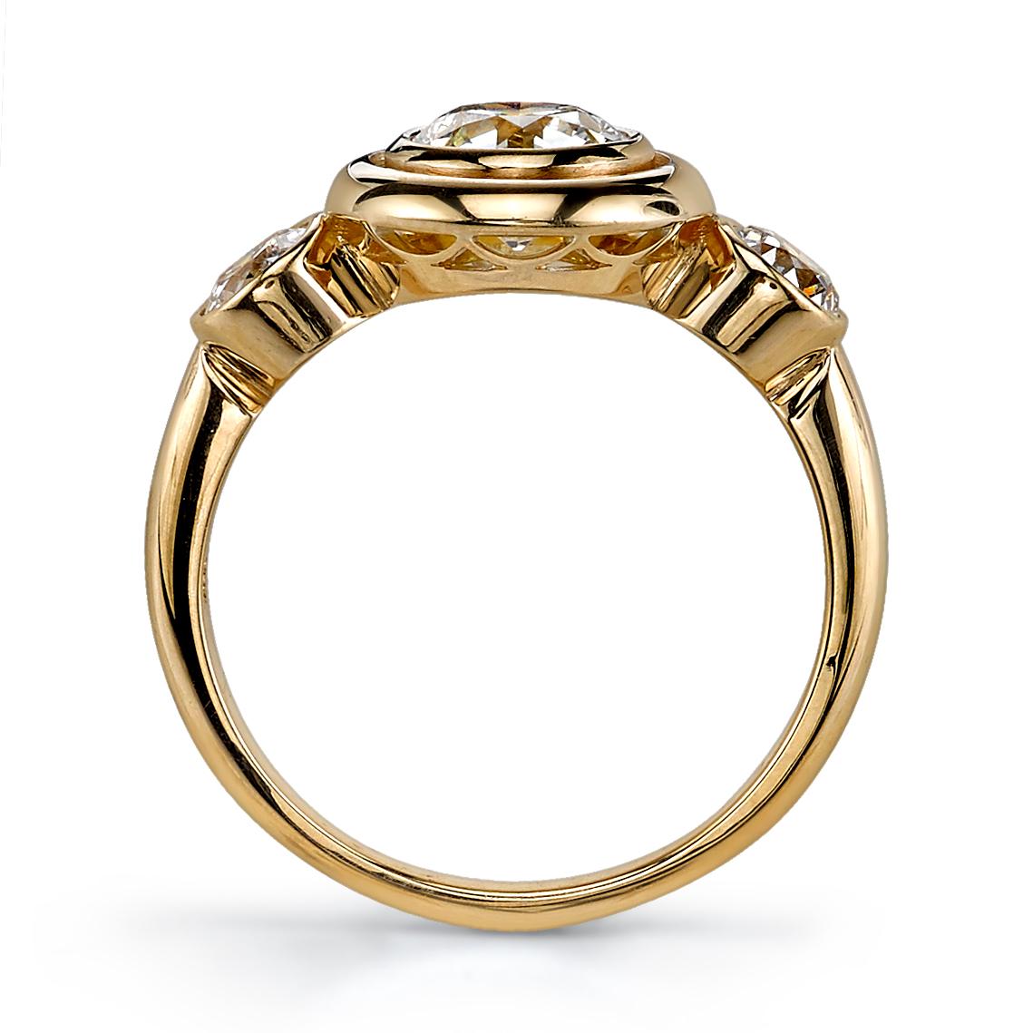 0.92 Carat Old European Cut Diamond in a Handcrafted 18 Karat Yellow Gold Ring In New Condition In Los Angeles, CA