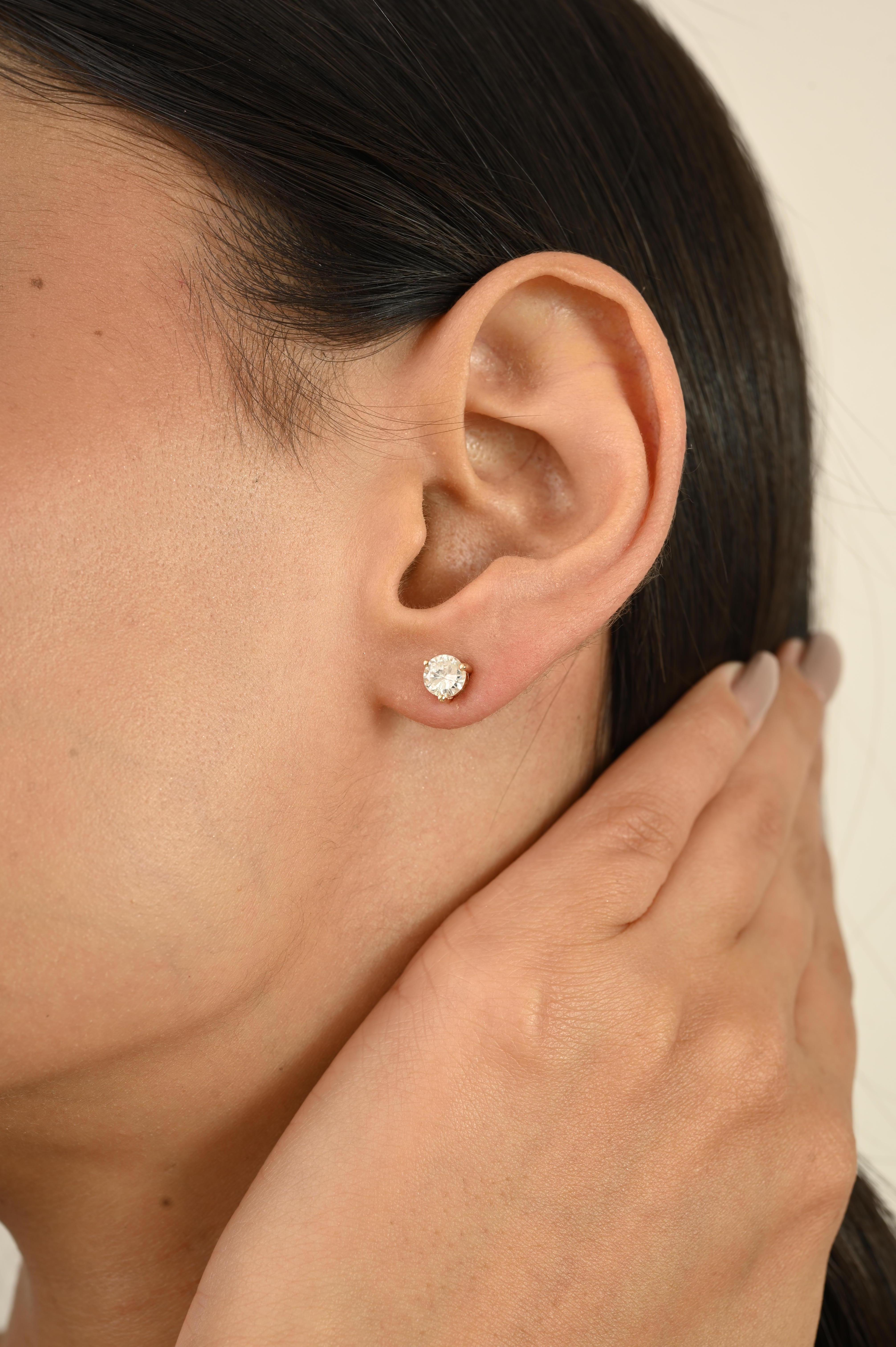 Orecchini con diamante tondo brillante da 0,93 carati in oro giallo 14k Gioielli per tutti i giorni in vendita 2