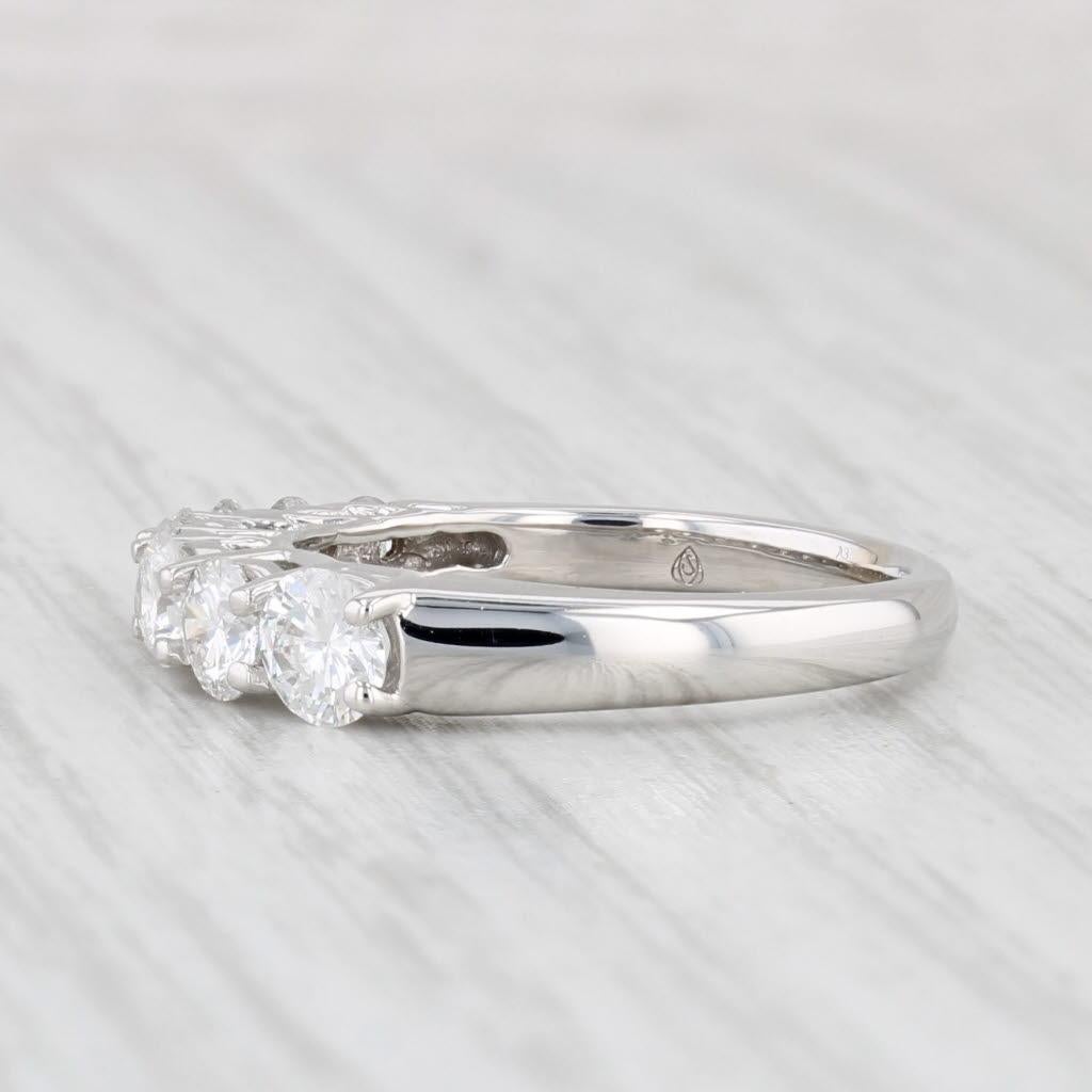0,93 Karat Diamant Ehering 14k Weißgold Größe 5,5 Stapelbarer Anniversary-Ring Damen im Angebot