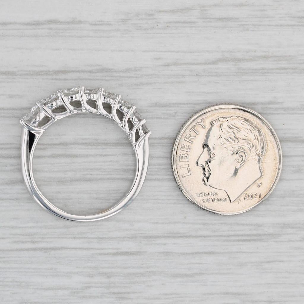 0,93 Karat Diamant Ehering 14k Weißgold Größe 5,5 Stapelbarer Anniversary-Ring im Angebot 4