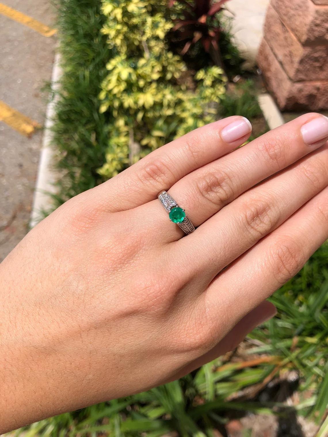 0.93tcw 14K Colombian Emerald-Round Cut & Diamond Engagement Ring In New Condition For Sale In Jupiter, FL