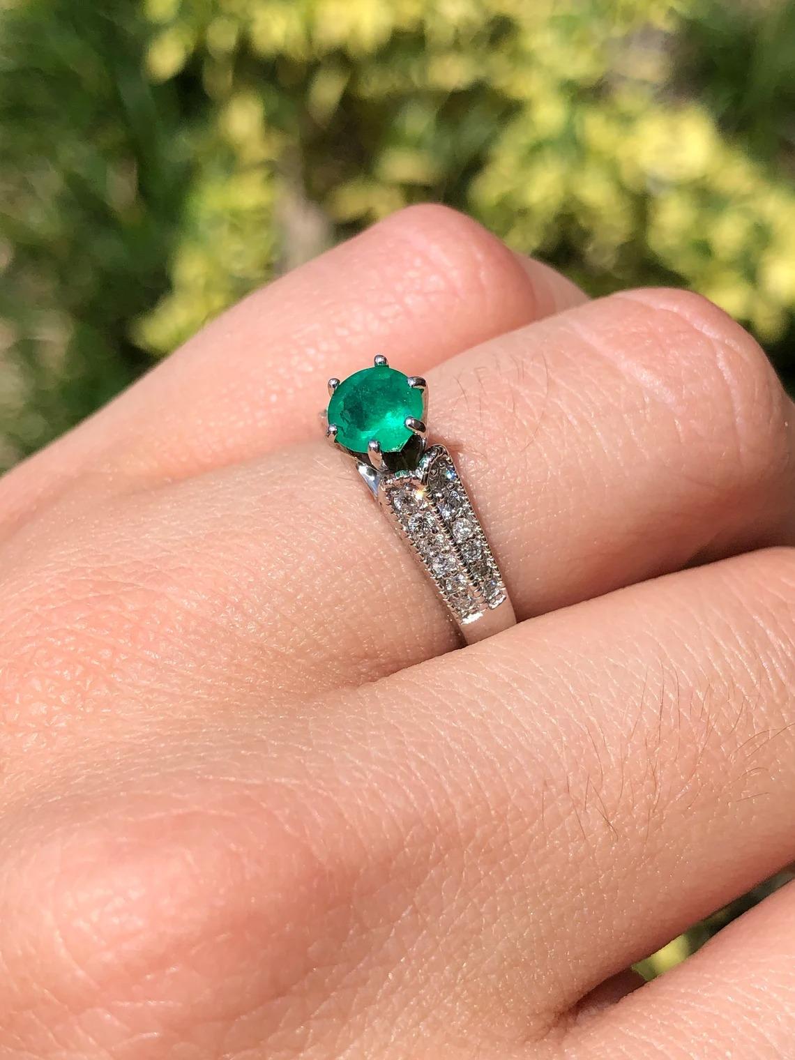 Women's 0.93tcw 14K Colombian Emerald-Round Cut & Diamond Engagement Ring For Sale