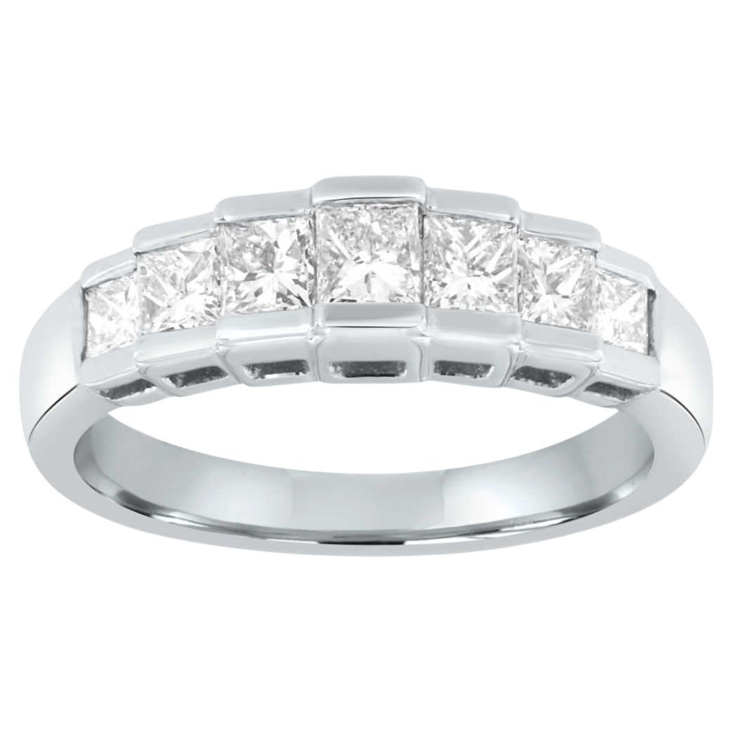 0.94 Carat 18K White Gold Women's Princess Cut Diamond Ring For Sale