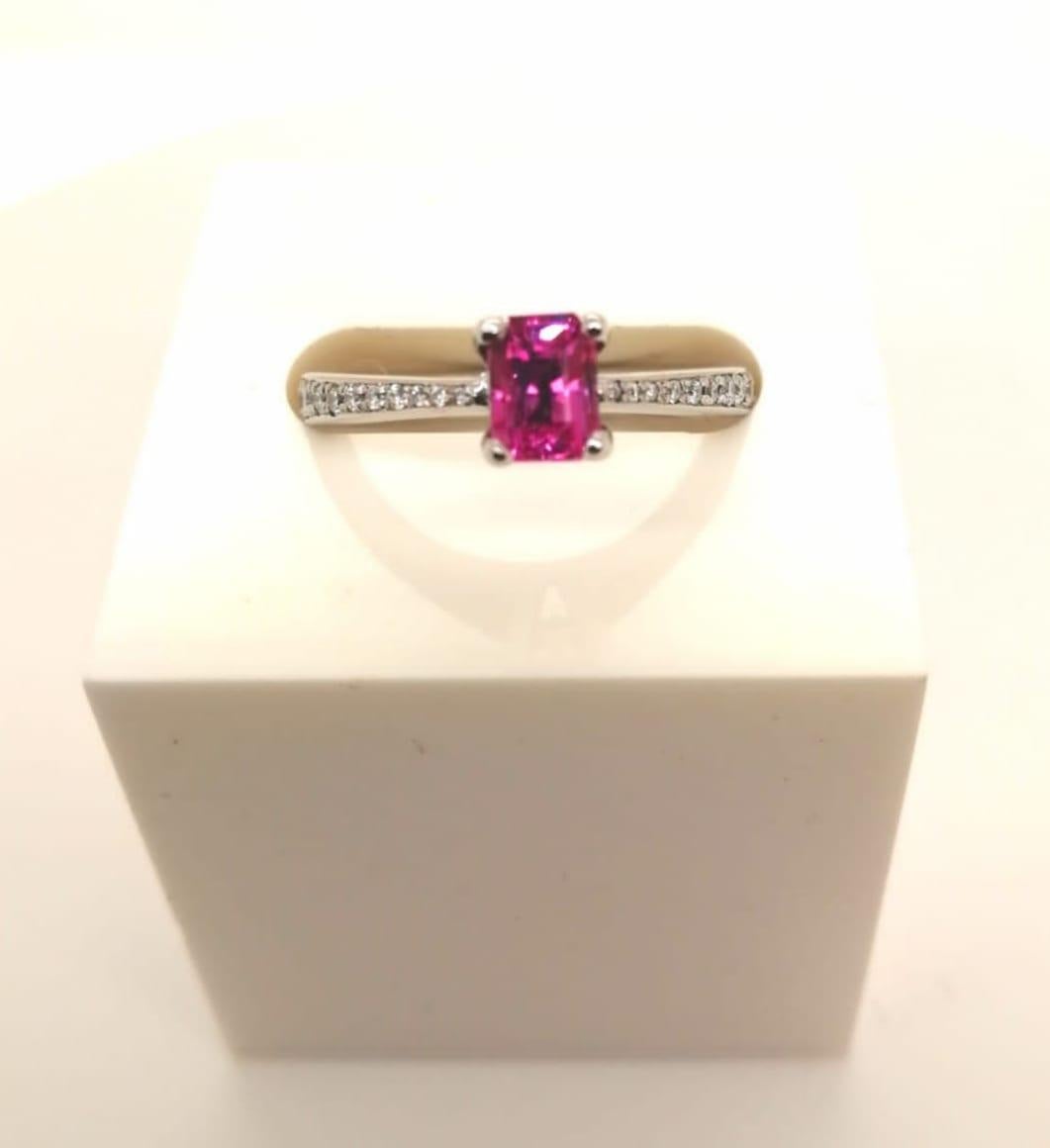 0.94 Carat Cushion Cut Pink Sapphire with Shoulder Diamonds in Platinum For Sale 2