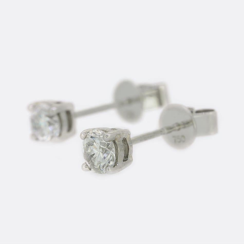 Brilliant Cut 0.94 Carat Diamond Stud Earrings For Sale