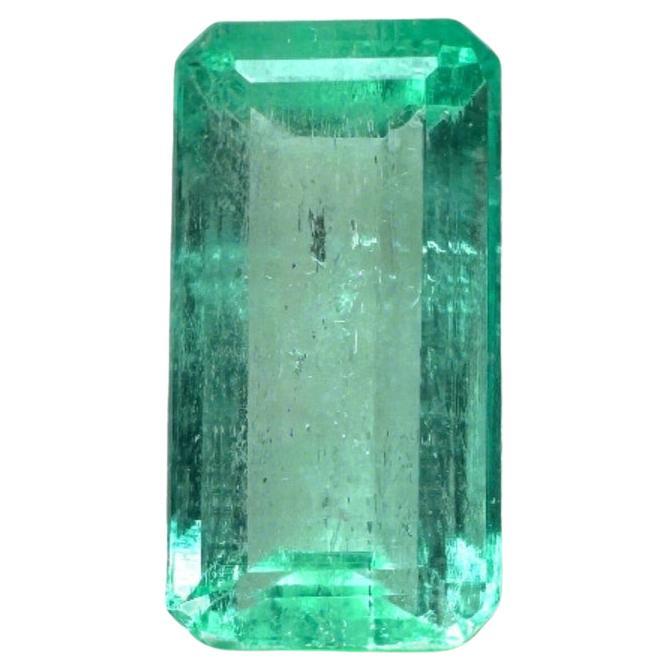 Esmeralda colombiana verde mediana de 0,94 quilates, talla alargada - Piedra auténtica del mes de mayo en venta