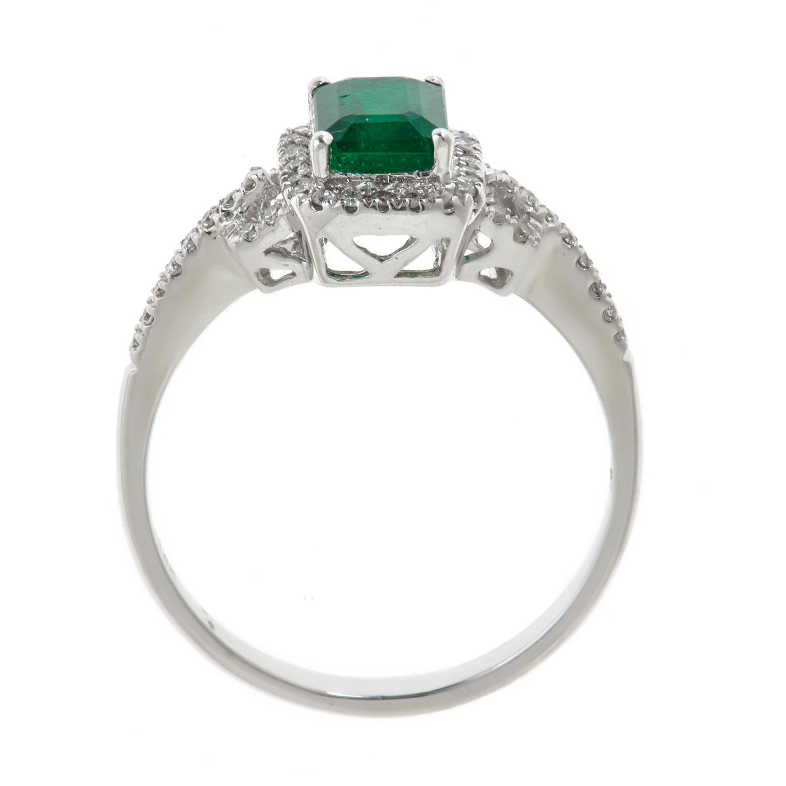 Art Deco 0.94 Carat Natural Emerald and Diamond 14 Karat White Gold Ring