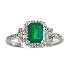 0.94 Carat Natural Emerald and Diamond 14 Karat White Gold Ring