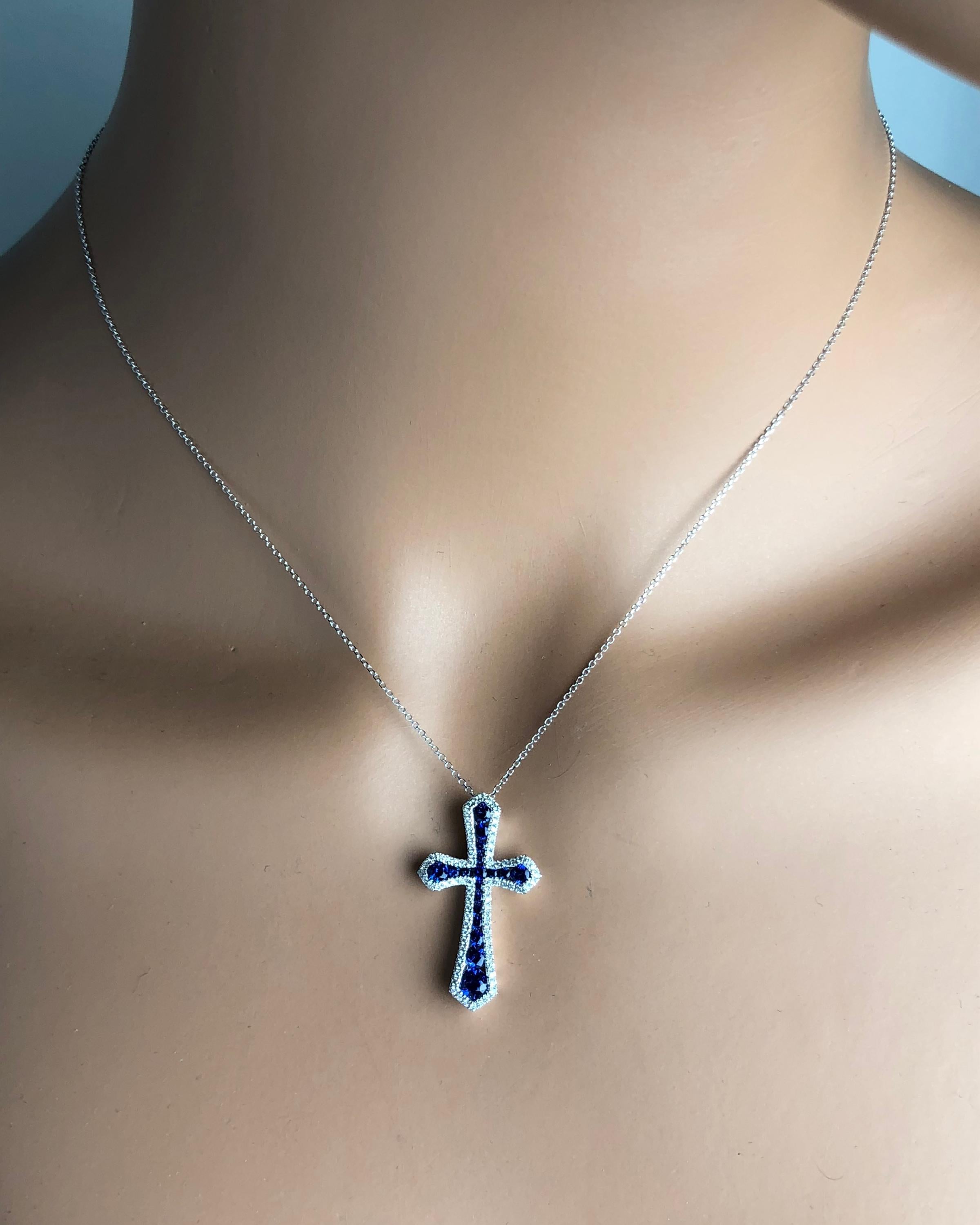 Contemporary 0.94 Carat Vivid Blue Sapphire and Natural Diamond Cross Pendant in 18W Ref1605 For Sale