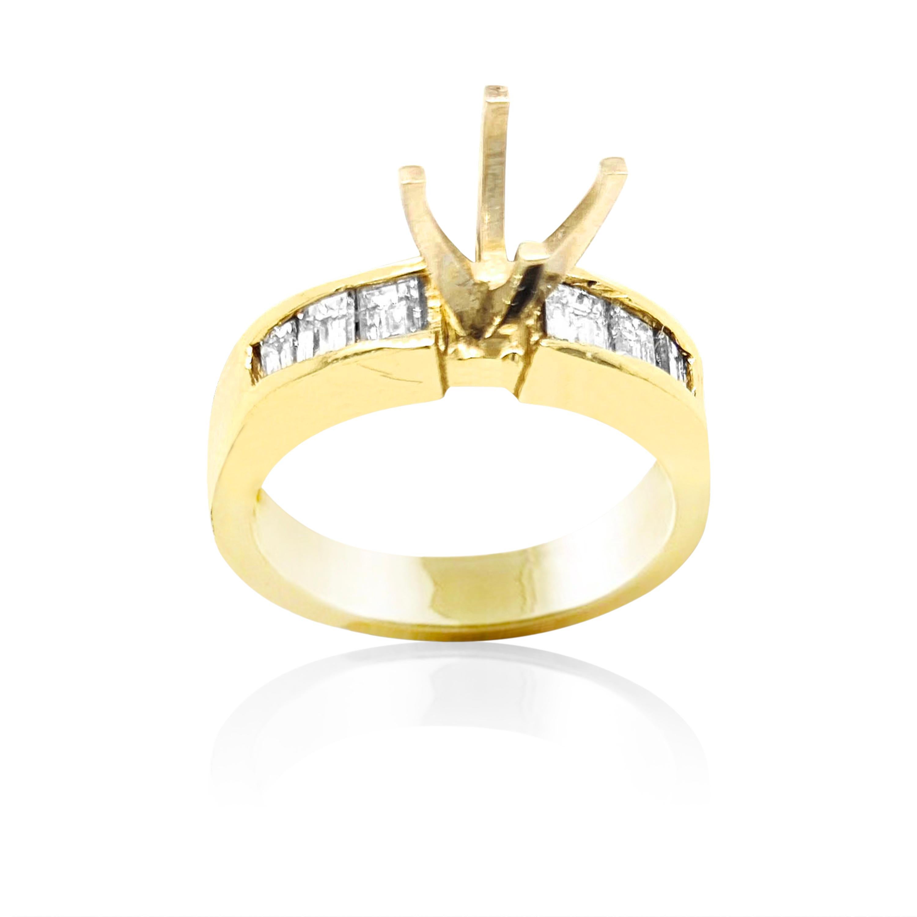 6 White Diamonds: 0.94 Carats
Metal: 18K Yellow Gold, 5.73 Grams
