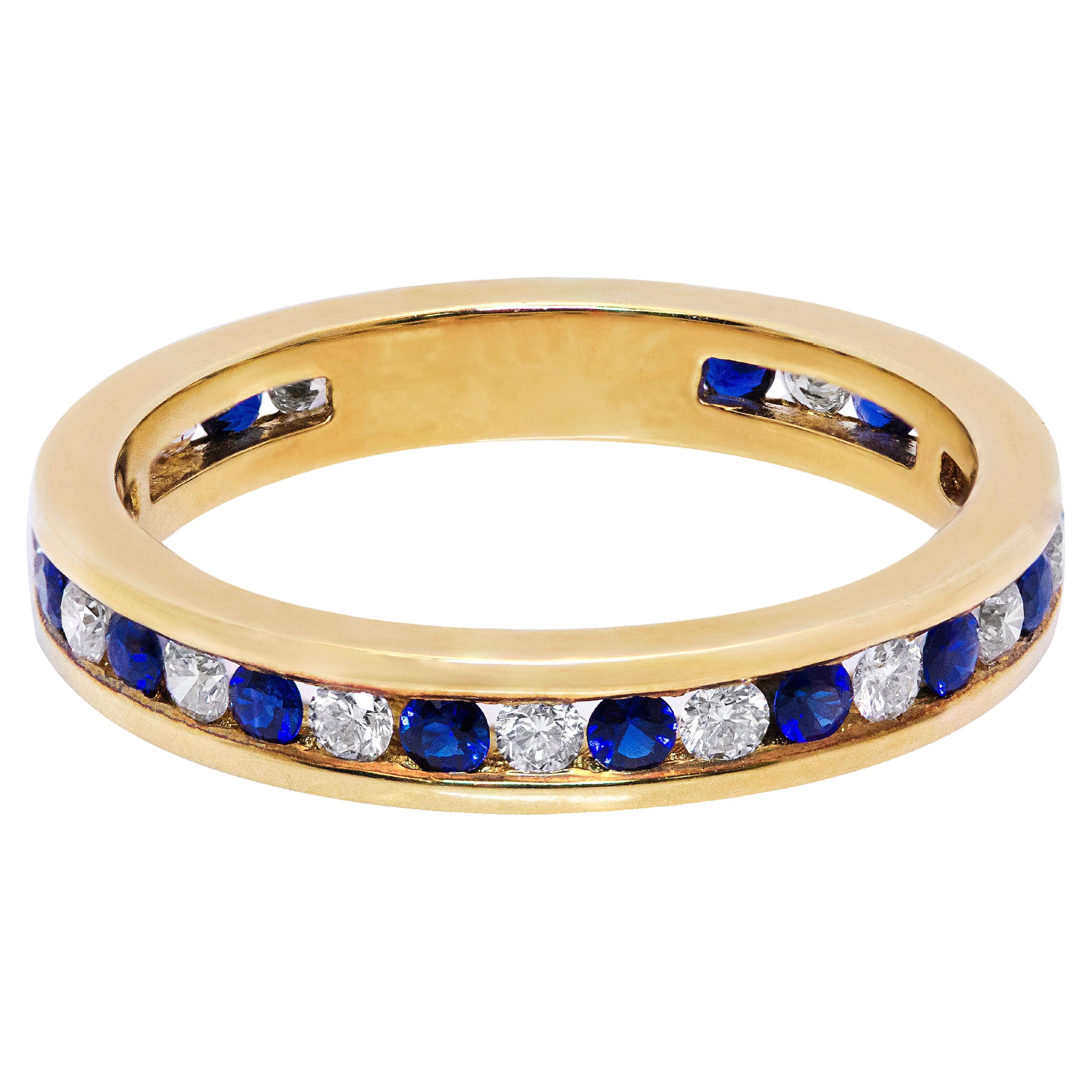 0.94 Carats Total Alternating Round Cut Sapphire & Diamond Eternity Wedding Band For Sale