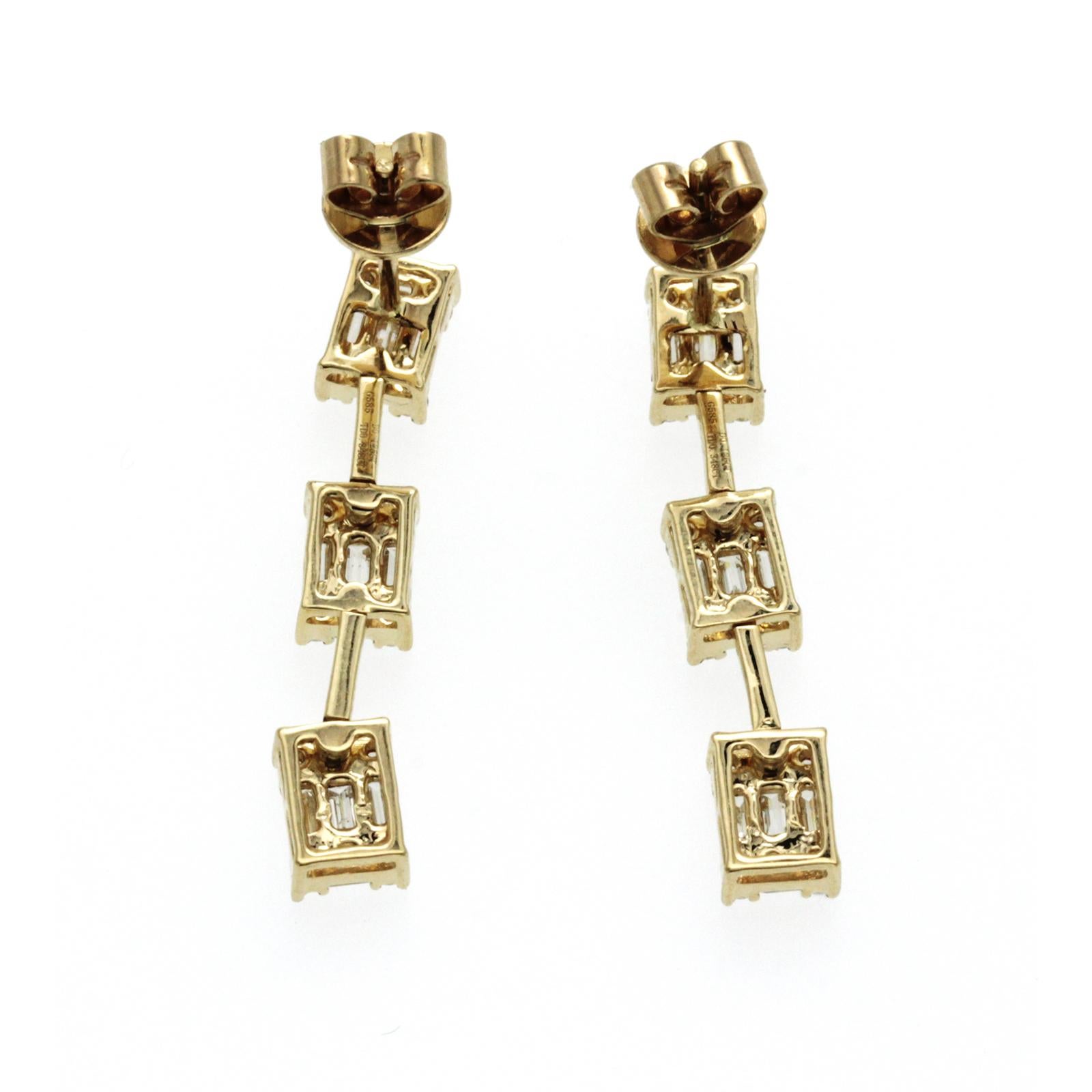 Taille ronde Pendants d'oreilles en or jaune 14 carats avec diamants de 0,94 carat en vente