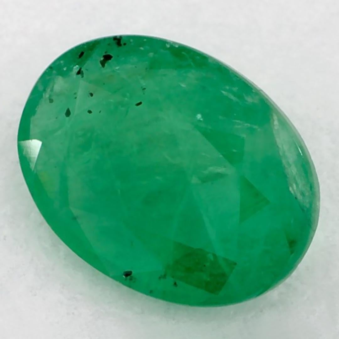 Mit seinem leuchtenden grünen Farbton ist der Geburtsstein für den Mai ein Symbol für neues Wachstum im Frühling. 

Entdecken Sie die lebendige Kollektion von Smaragden, Rubinen und Saphiren in unserem Geschäft, die als lose Edelsteine erhältlich