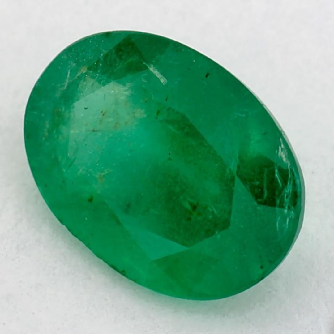 Mit seinem leuchtenden grünen Farbton ist der Geburtsstein für den Mai ein Symbol für neues Wachstum im Frühling. 

Entdecken Sie die lebendige Kollektion von Smaragden, Rubinen und Saphiren in unserem Geschäft, die als lose Edelsteine erhältlich