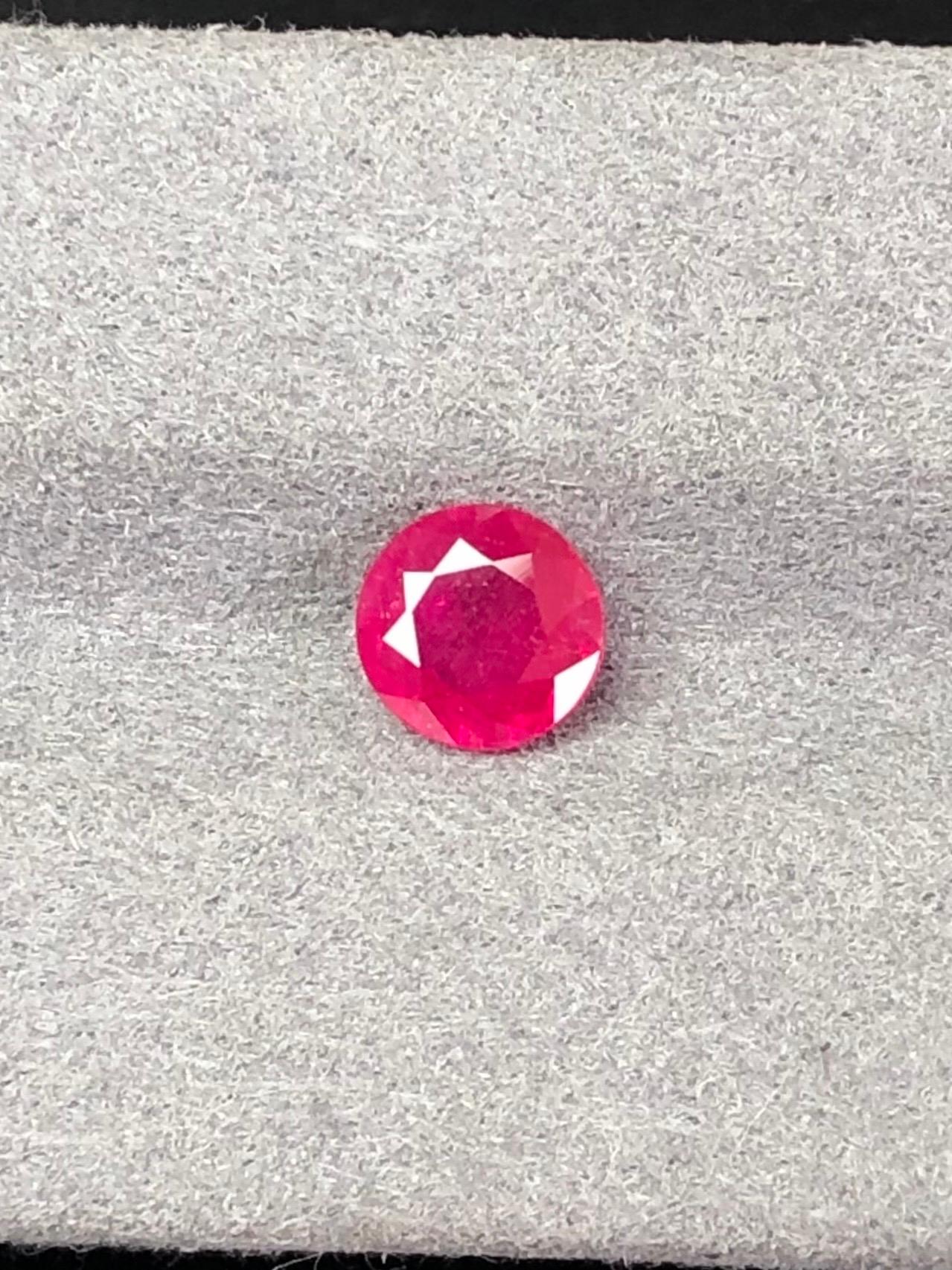 0,94 Ct Certificato Guild Rubino di Burma Non Riscaldato Colore sangue di piccione in vendita 1