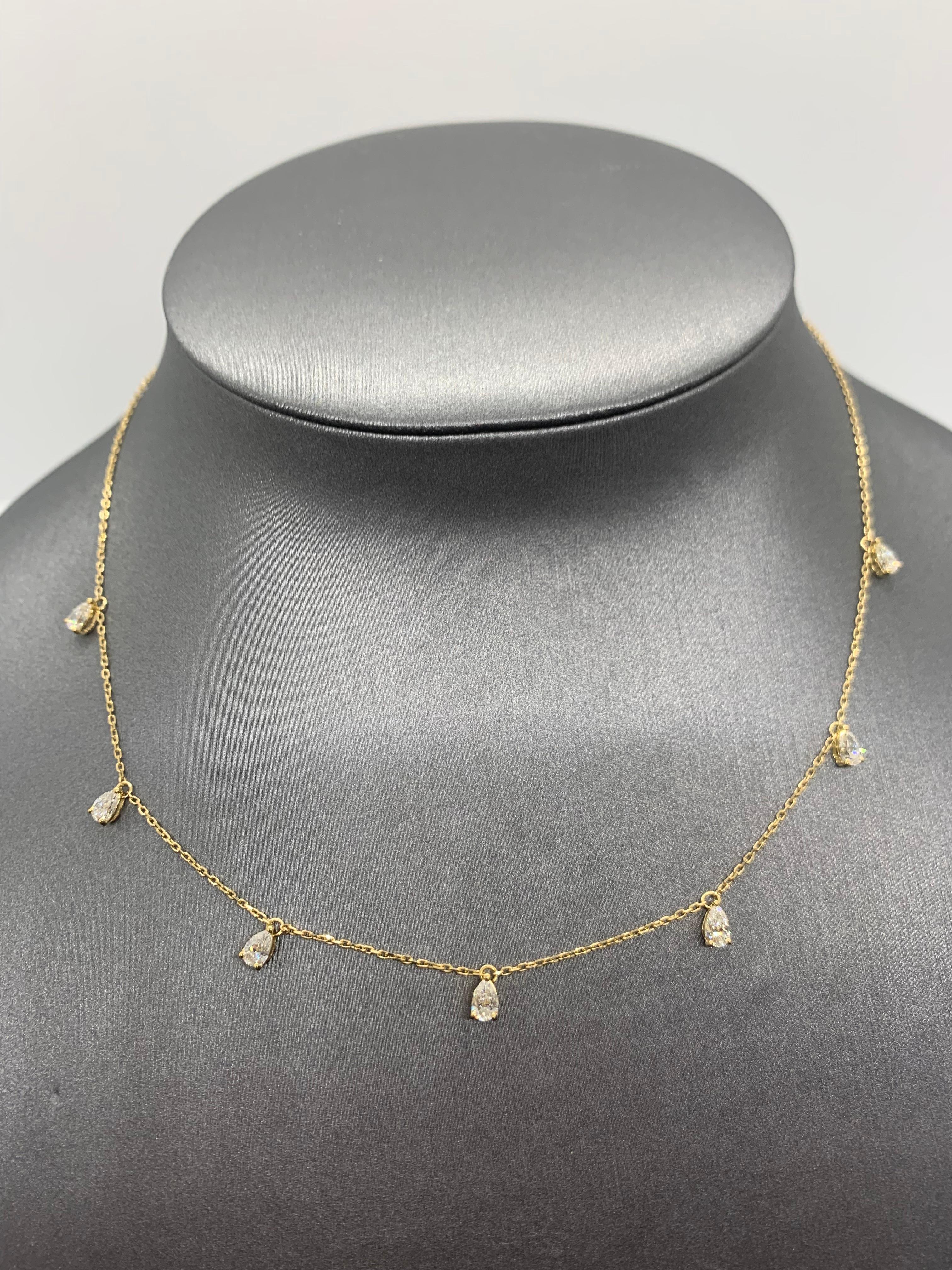 0,94 Karat Diamant Birnenförmige Charm-Halskette aus 18K Gelbgold im Zustand „Neu“ im Angebot in Los Angeles, CA