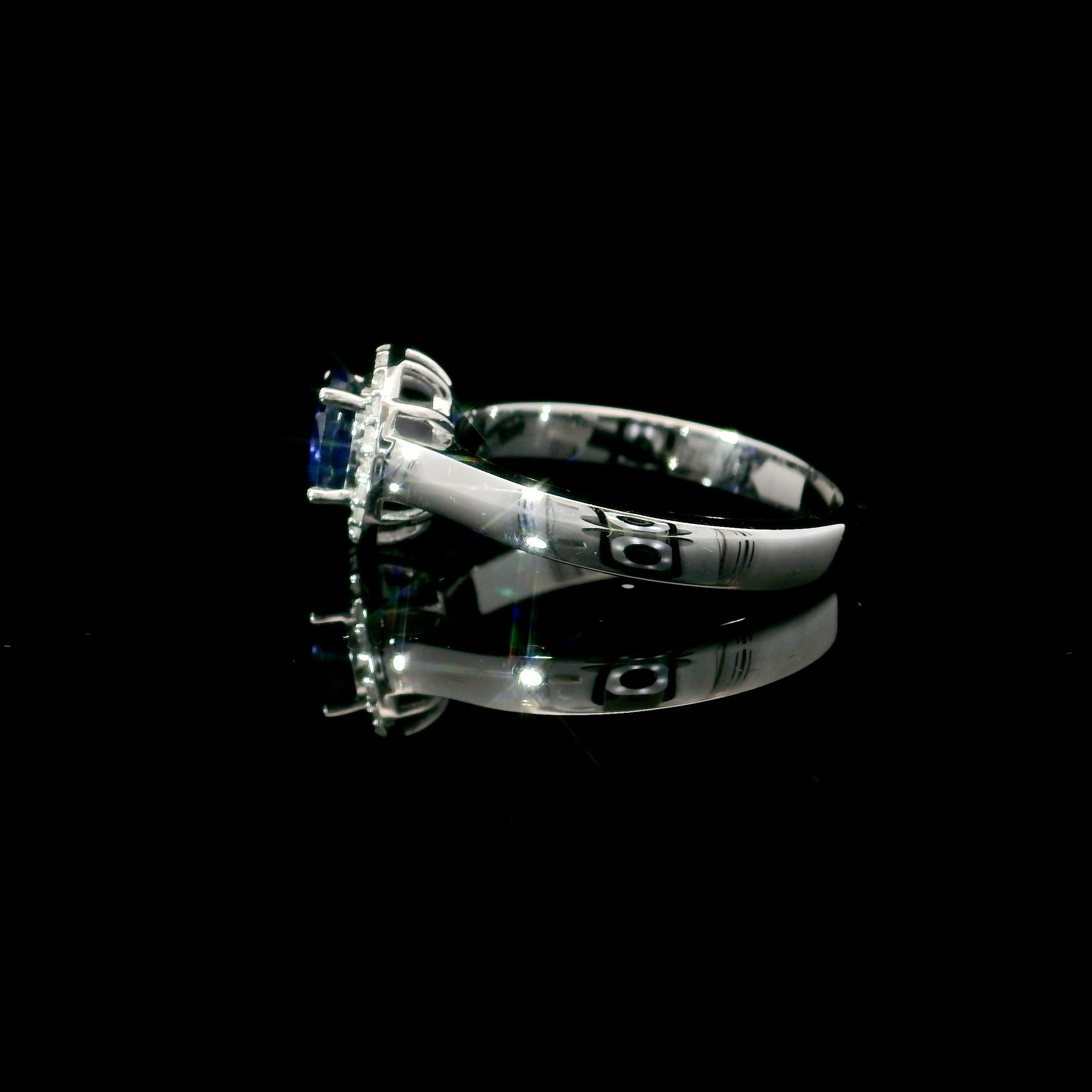 Women's or Men's 0.94 cts sapphire rings For Sale
