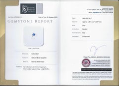 0.94Ct blue sapphire and natural diamond ring in 18k solid gold