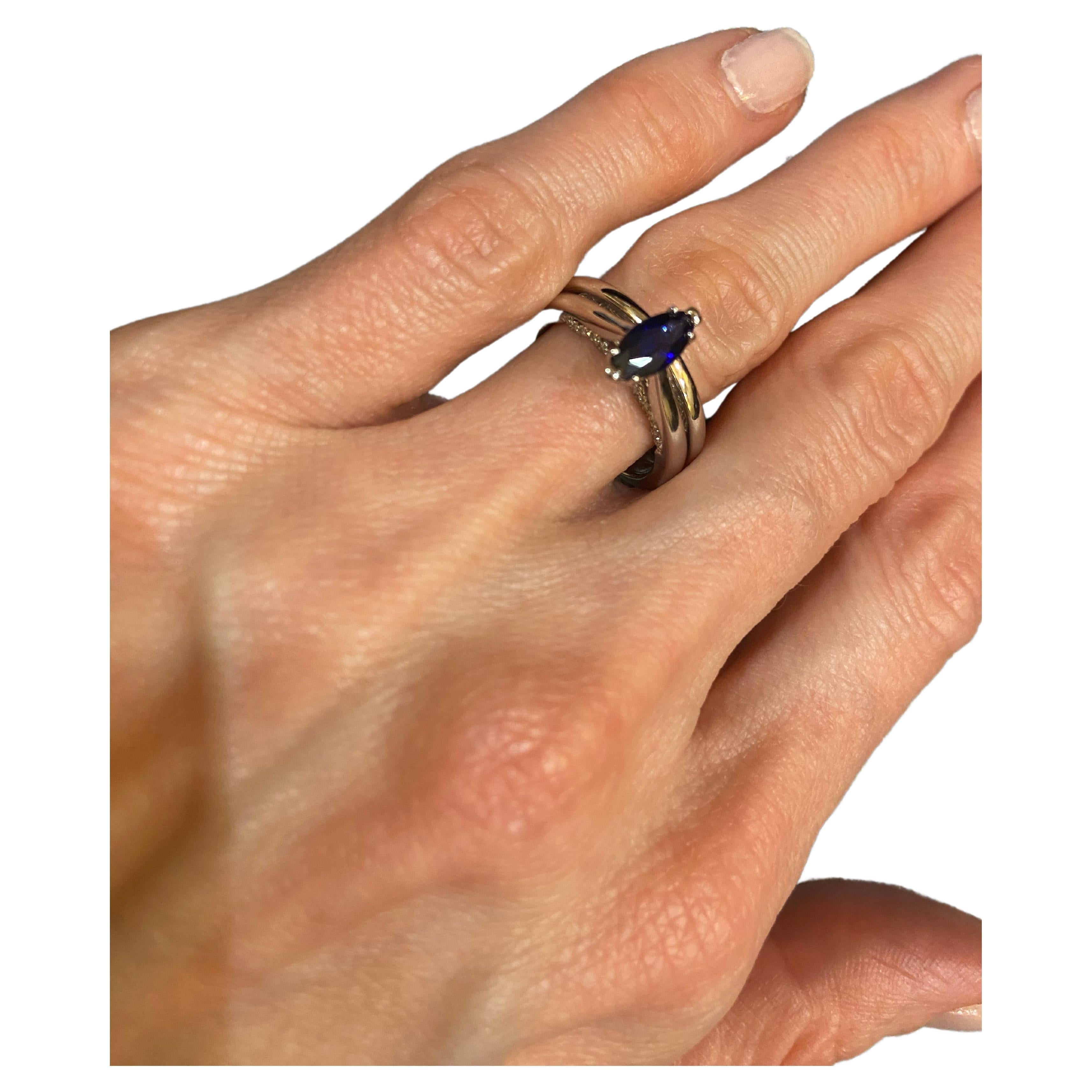 0.94ct Marquise Cut Sapphire & Round Diamond Ring & Band Set in 14KT Gold For Sale