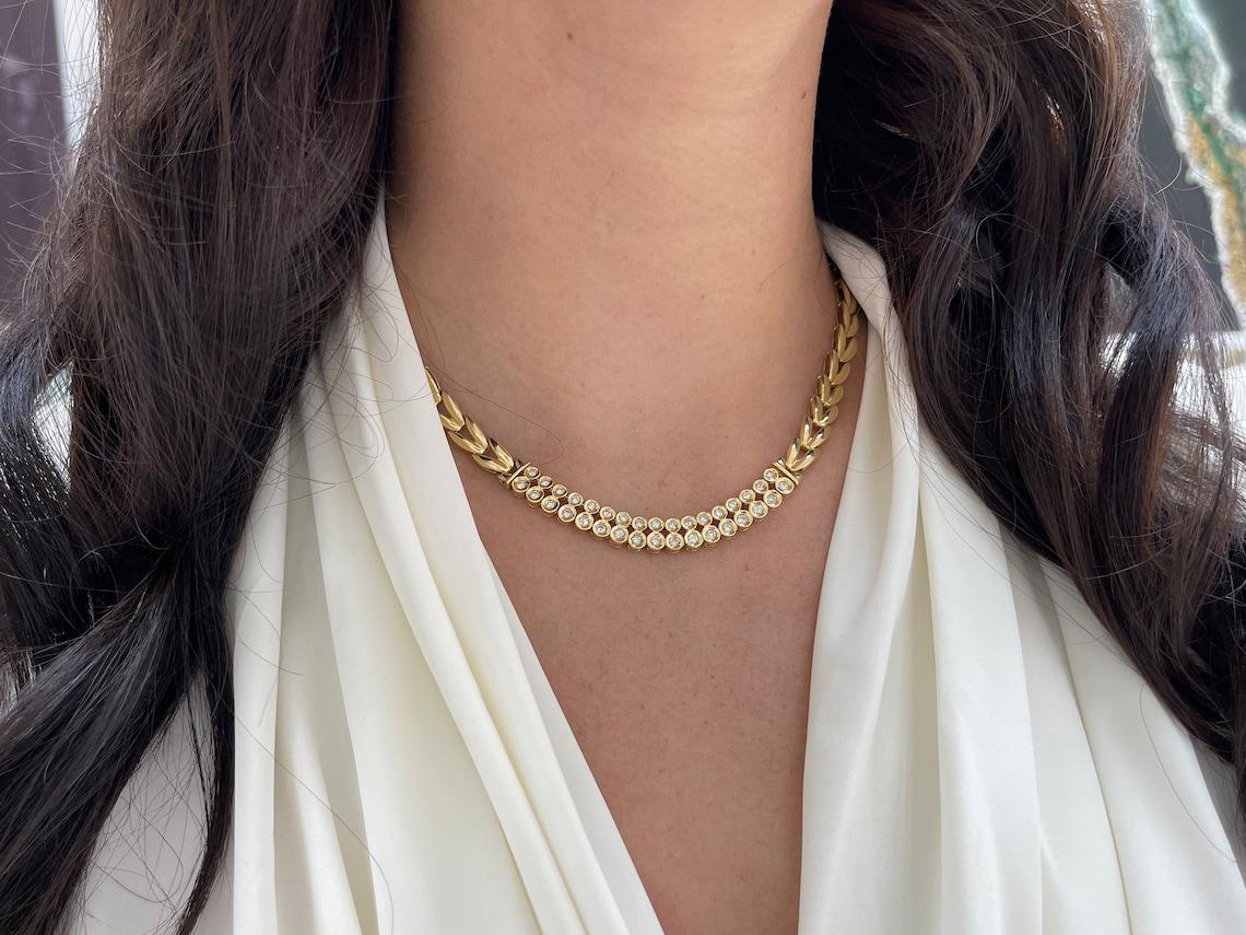 Round Cut 0.94tcw 14K Gold Necklace Bezel Set Round Diamonds V Link Yellow Gold Necklace For Sale