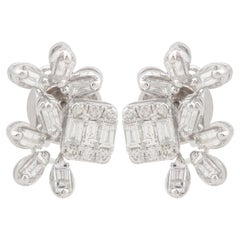 Clous d'oreilles minimalistes en or blanc 14 carats avec diamants baguettes de 0,95 carat