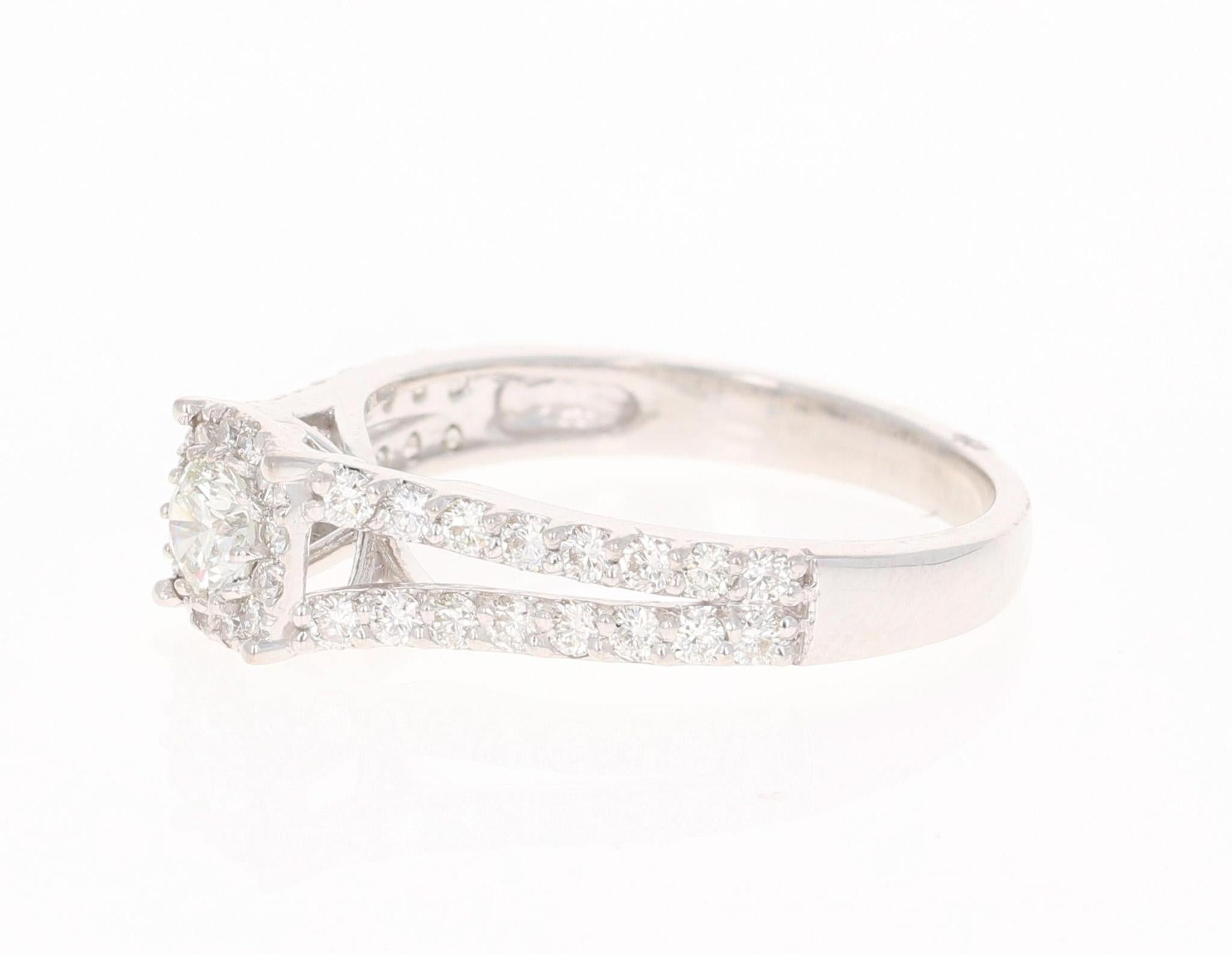 Contemporary 0.95 Carat Diamond White Gold Engagement Ring For Sale
