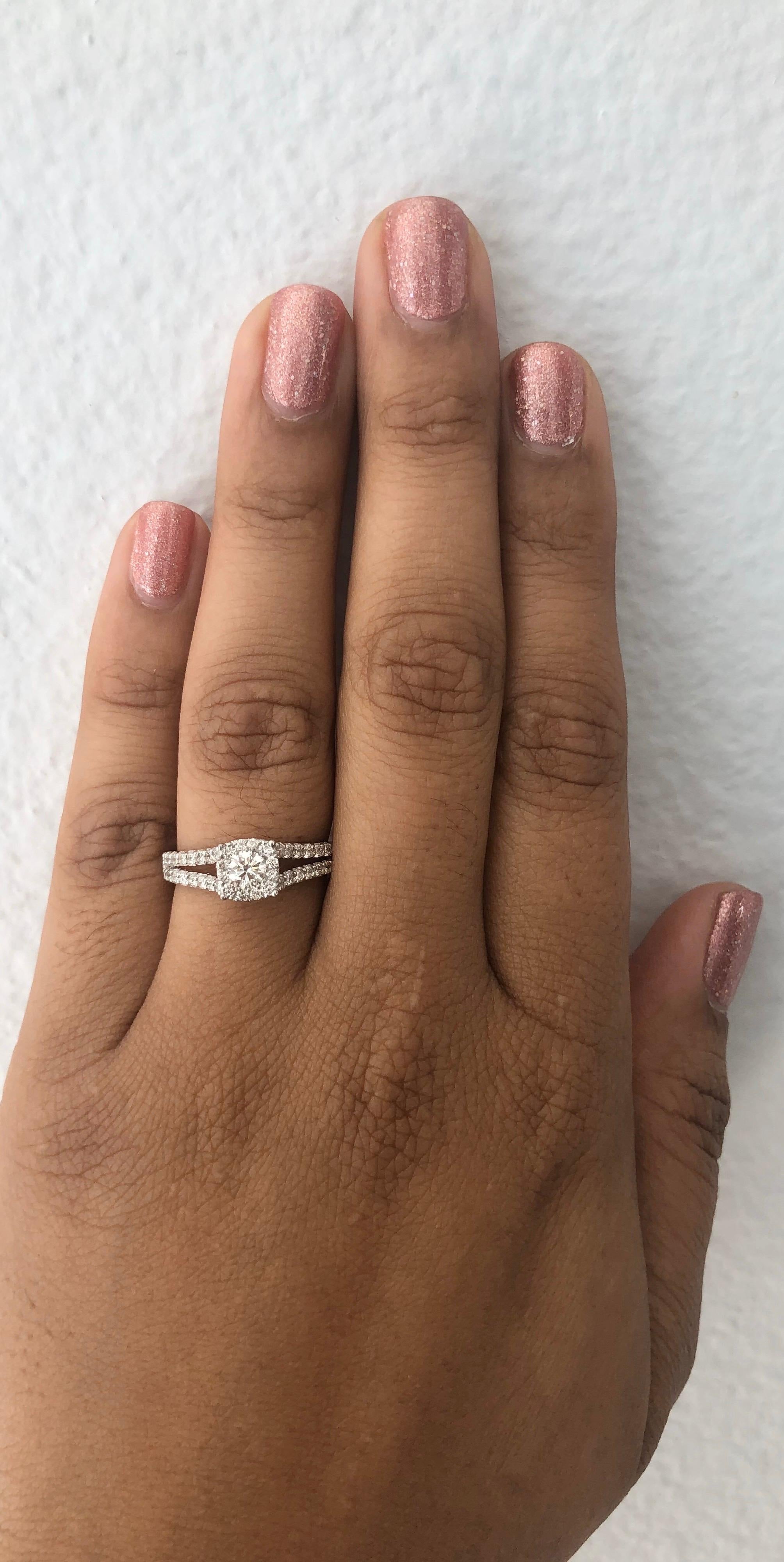 0.95 Carat Diamond White Gold Engagement Ring In New Condition For Sale In Los Angeles, CA