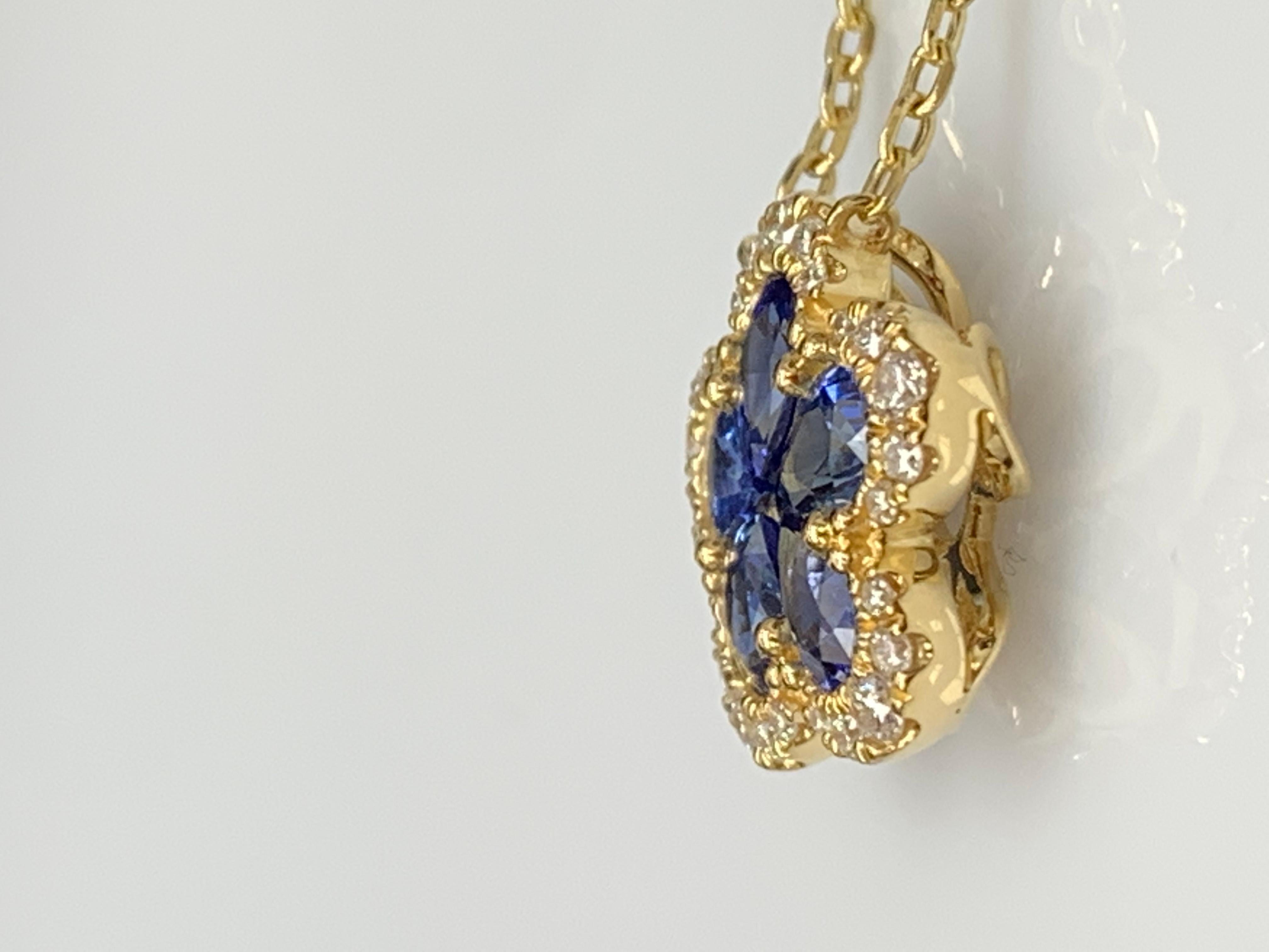 Moderne Collier pendentif saphir et diamant en or jaune 18 carats 0,95 carat Flower en vente