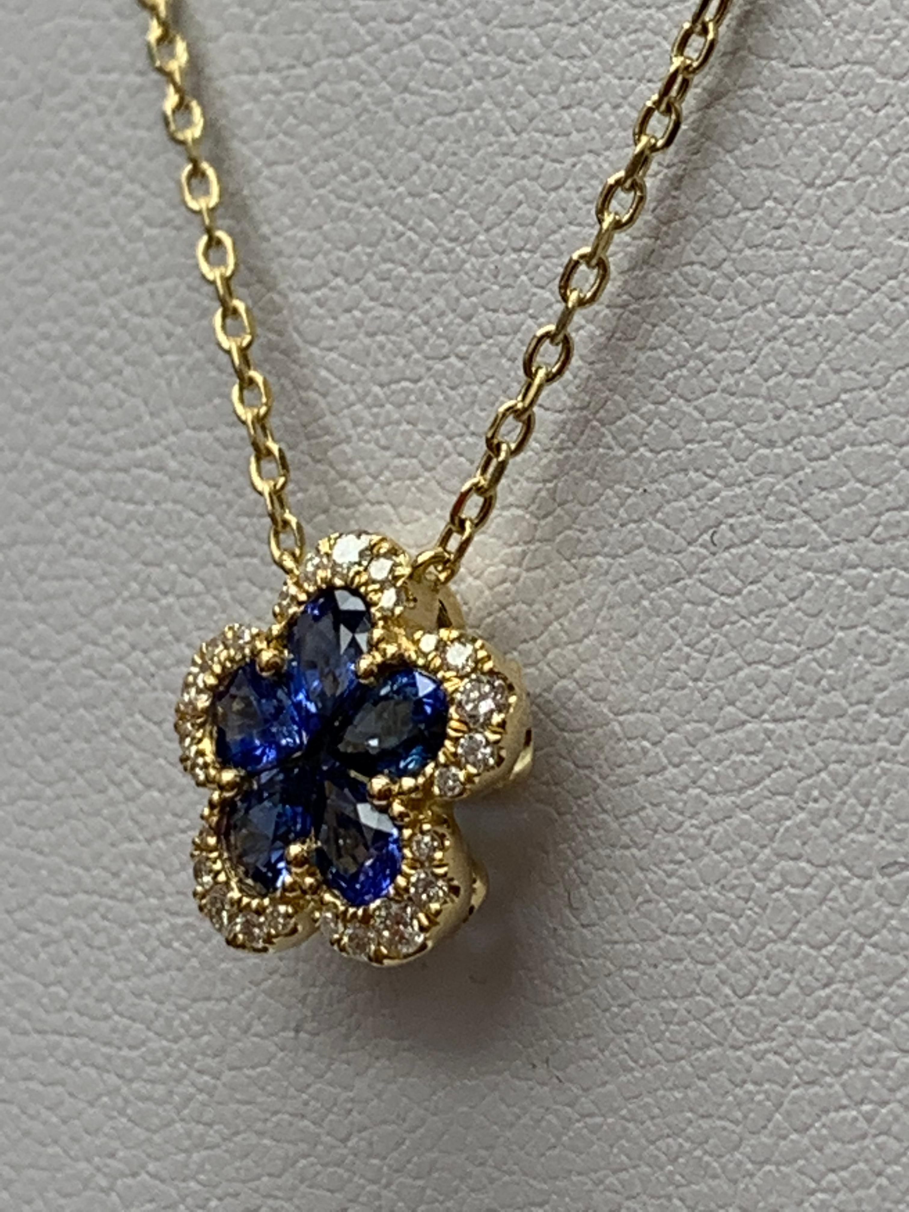 Collier pendentif saphir et diamant en or jaune 18 carats 0,95 carat Flower Pour femmes en vente