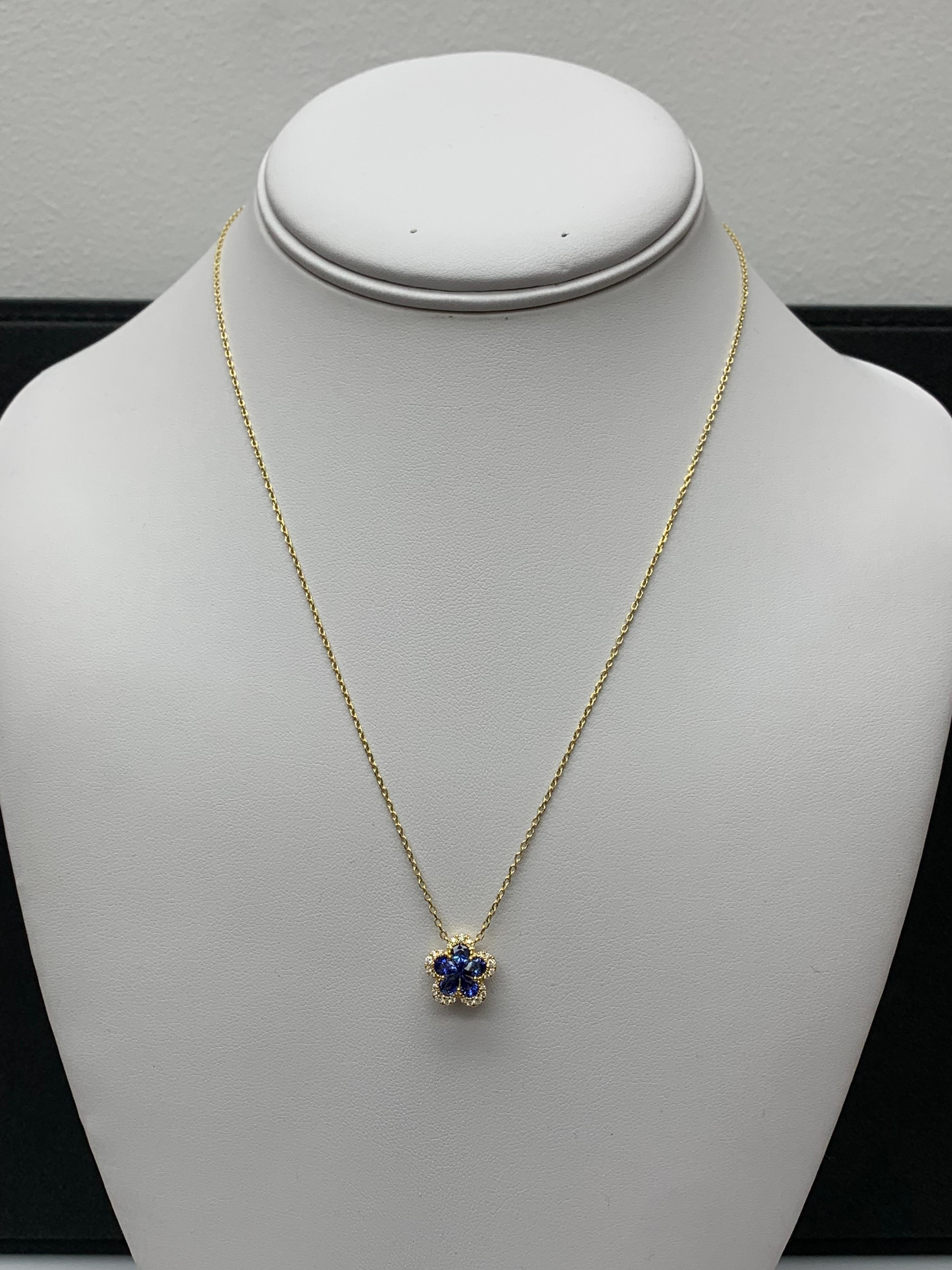 Collier pendentif saphir et diamant en or jaune 18 carats 0,95 carat Flower en vente 3