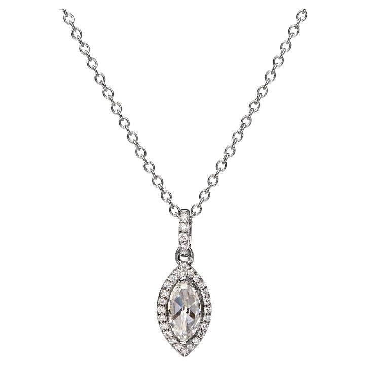 Ciondolo in argento sterling con catena da 0,95 carati con incastonatura a raggiera e zirconi marquise in vendita