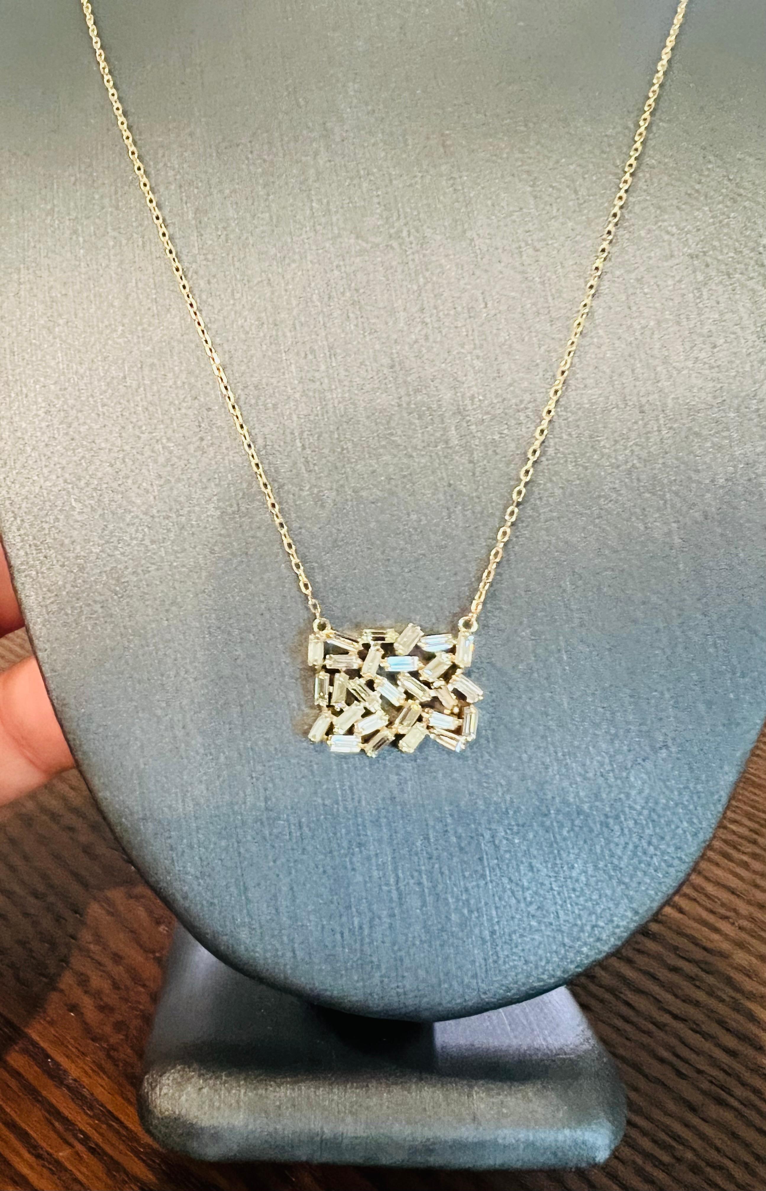 Collier à chaîne en or jaune avec diamant baguette naturel de 0,95 carat Pour femmes en vente