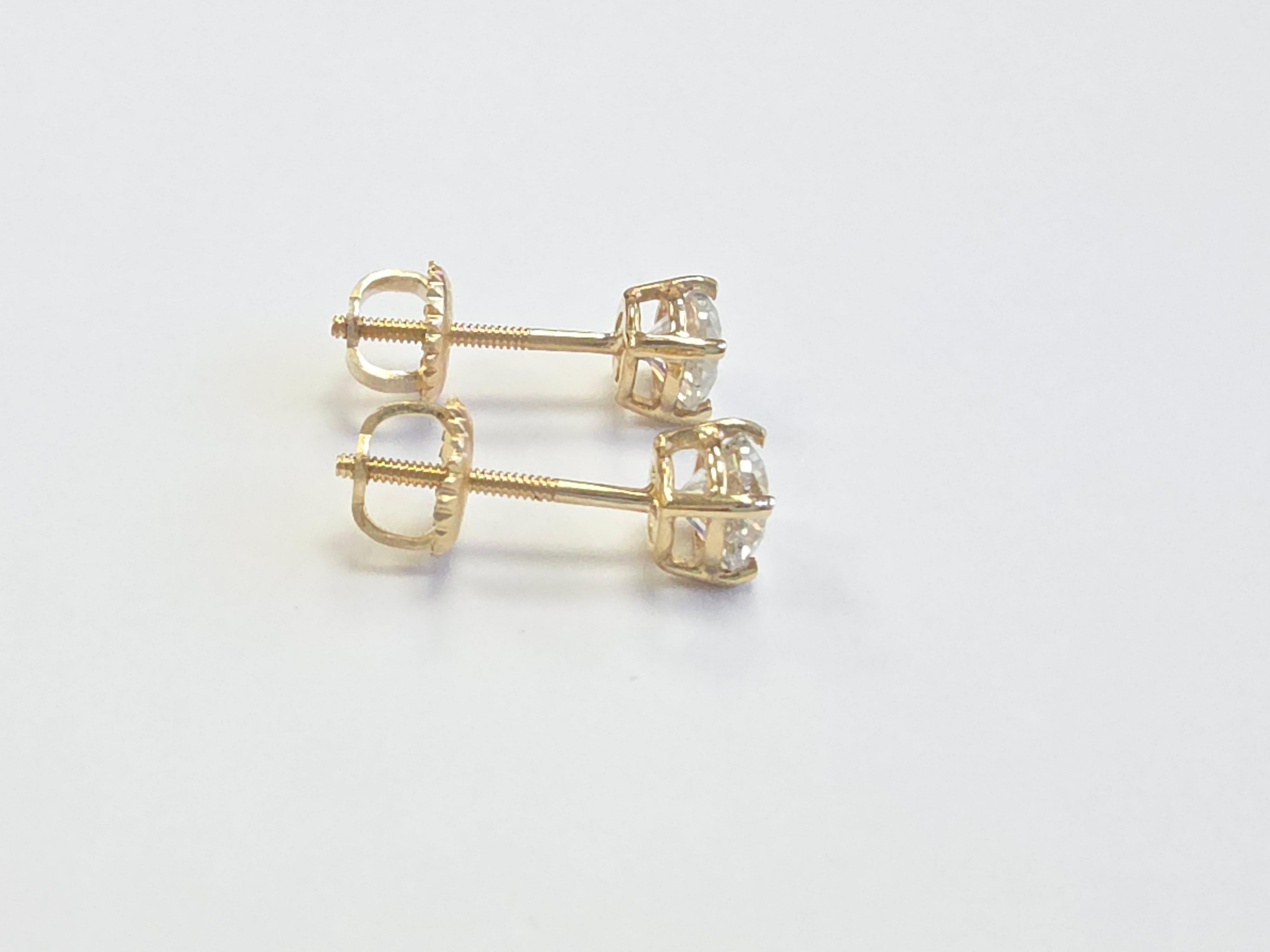 Round Cut 0.95 Carat Natural Brilliant Round Diamond Studs Yellow Gold 14 Karat For Sale