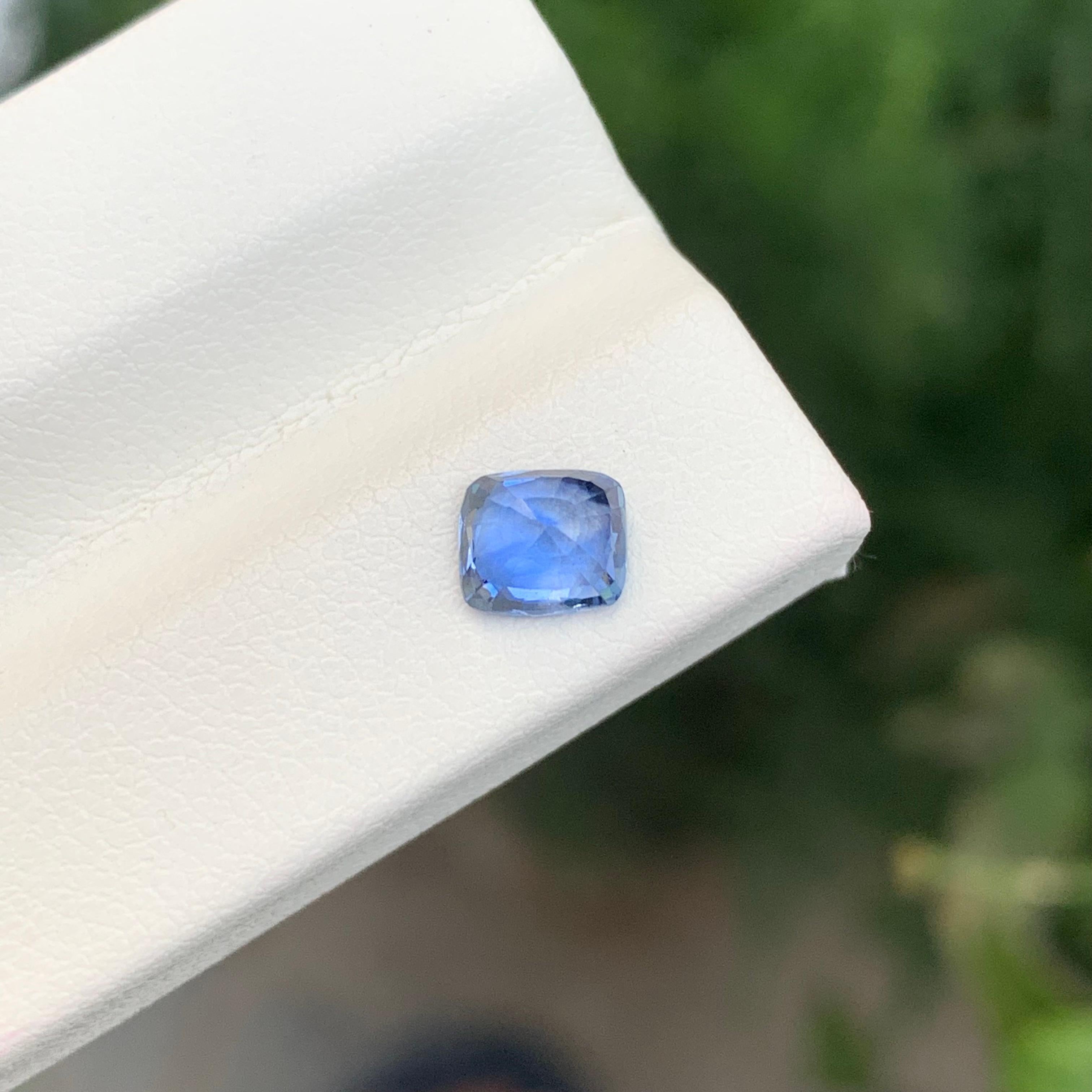 0,95 Karat Natürlicher Loser Blauer Saphir Edelstein aus Sri Lankan Mine im Angebot 4