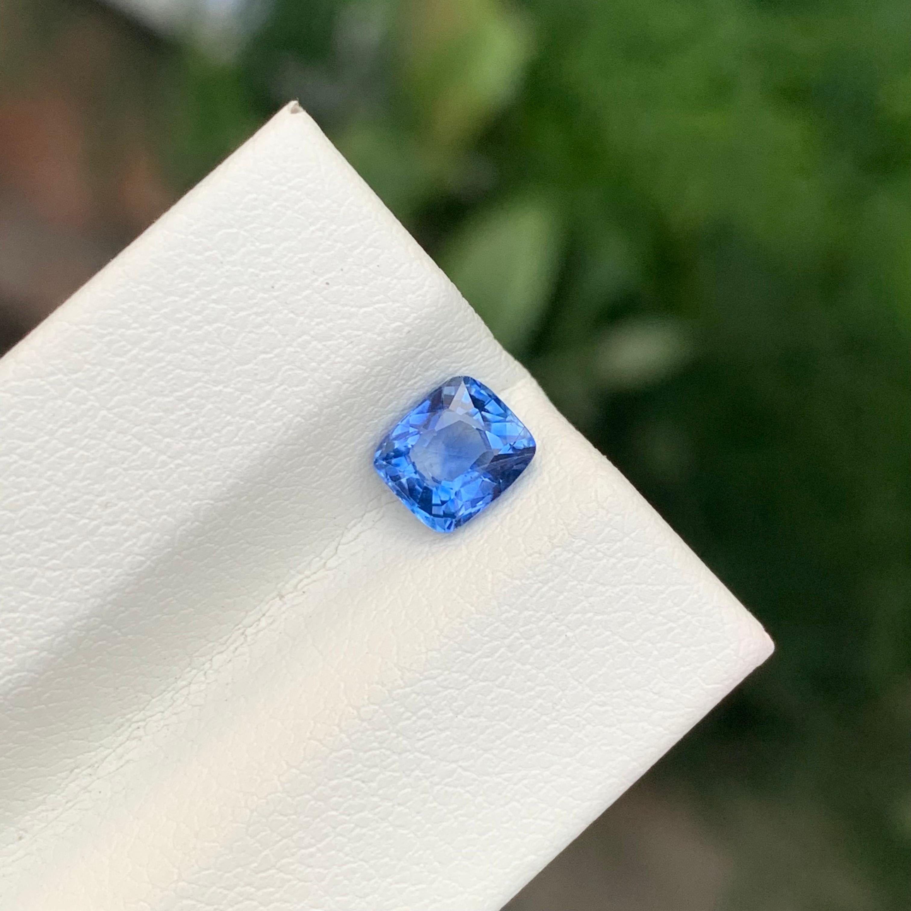 0,95 Karat Natürlicher Loser Blauer Saphir Edelstein aus Sri Lankan Mine (Arts and Crafts) im Angebot