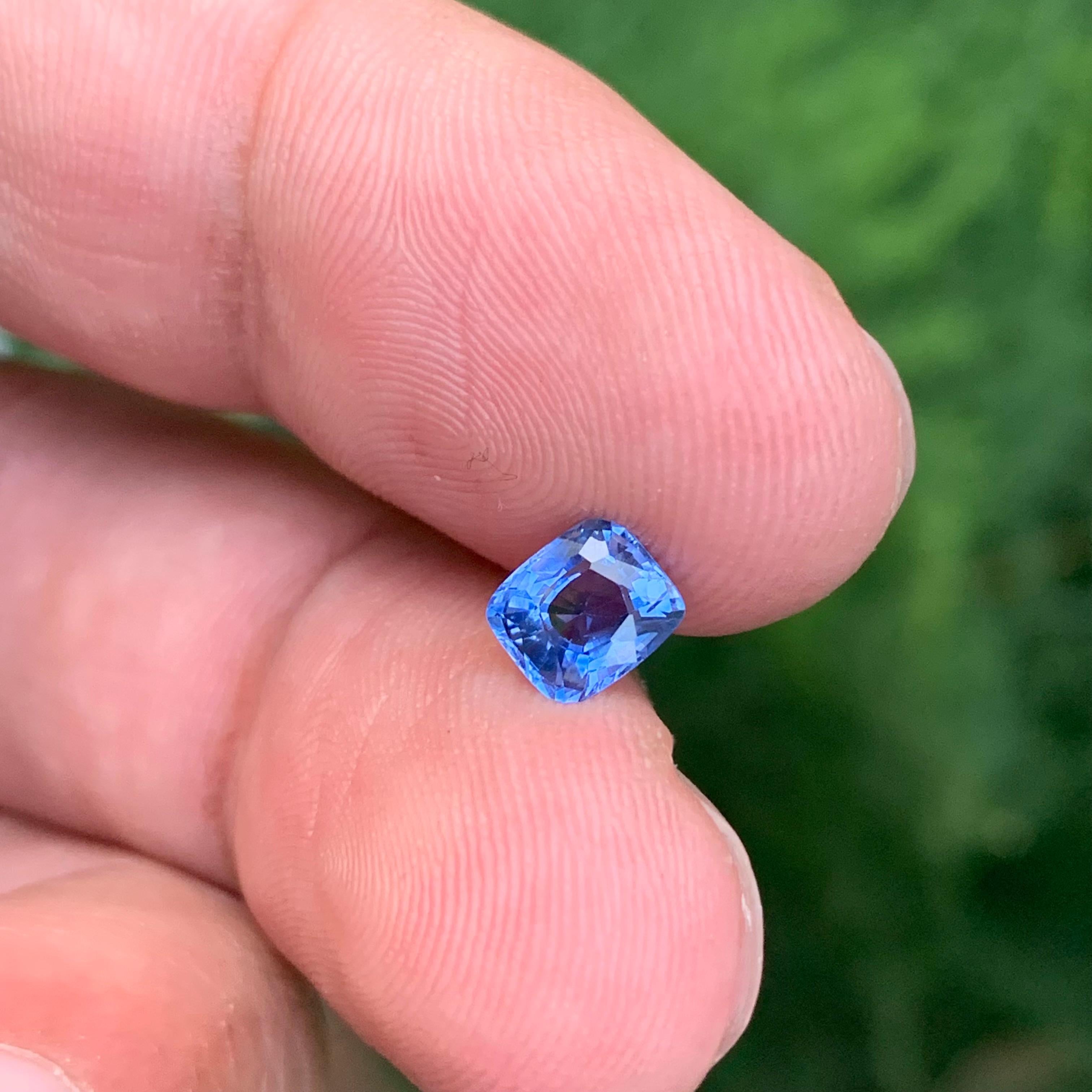 0,95 Karat Natürlicher Loser Blauer Saphir Edelstein aus Sri Lankan Mine im Angebot 1
