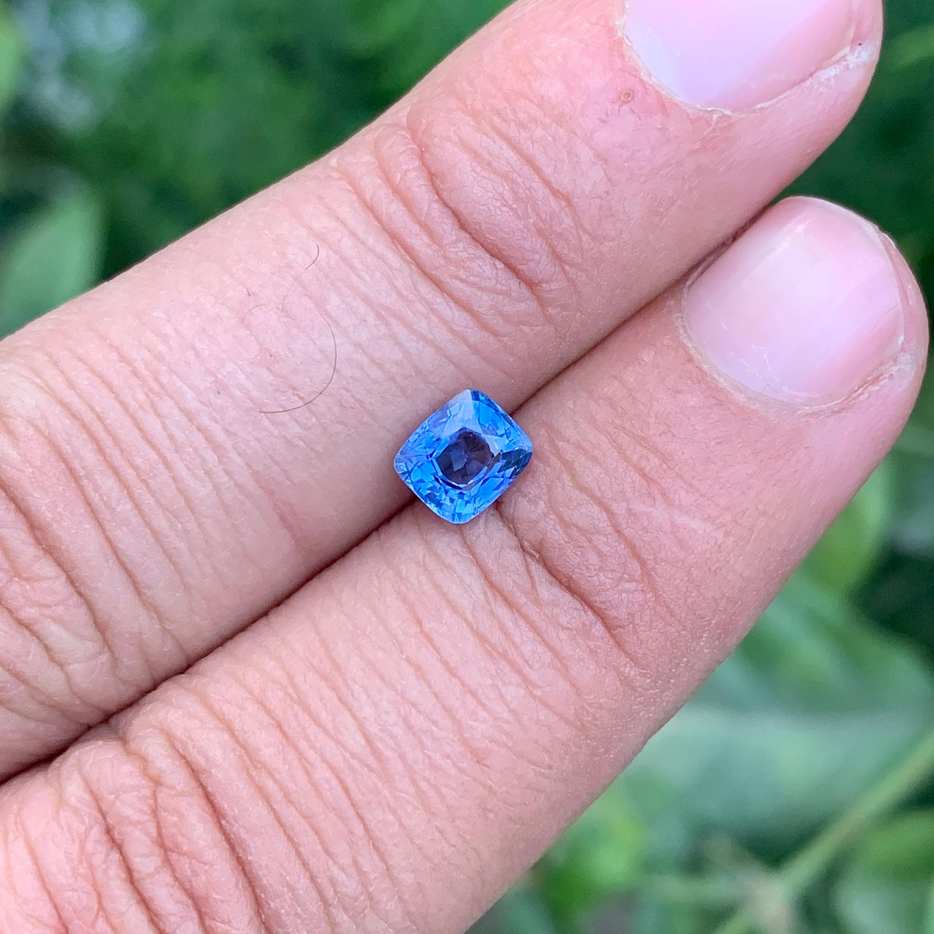 0,95 Karat Natürlicher Loser Blauer Saphir Edelstein aus Sri Lankan Mine im Angebot 3