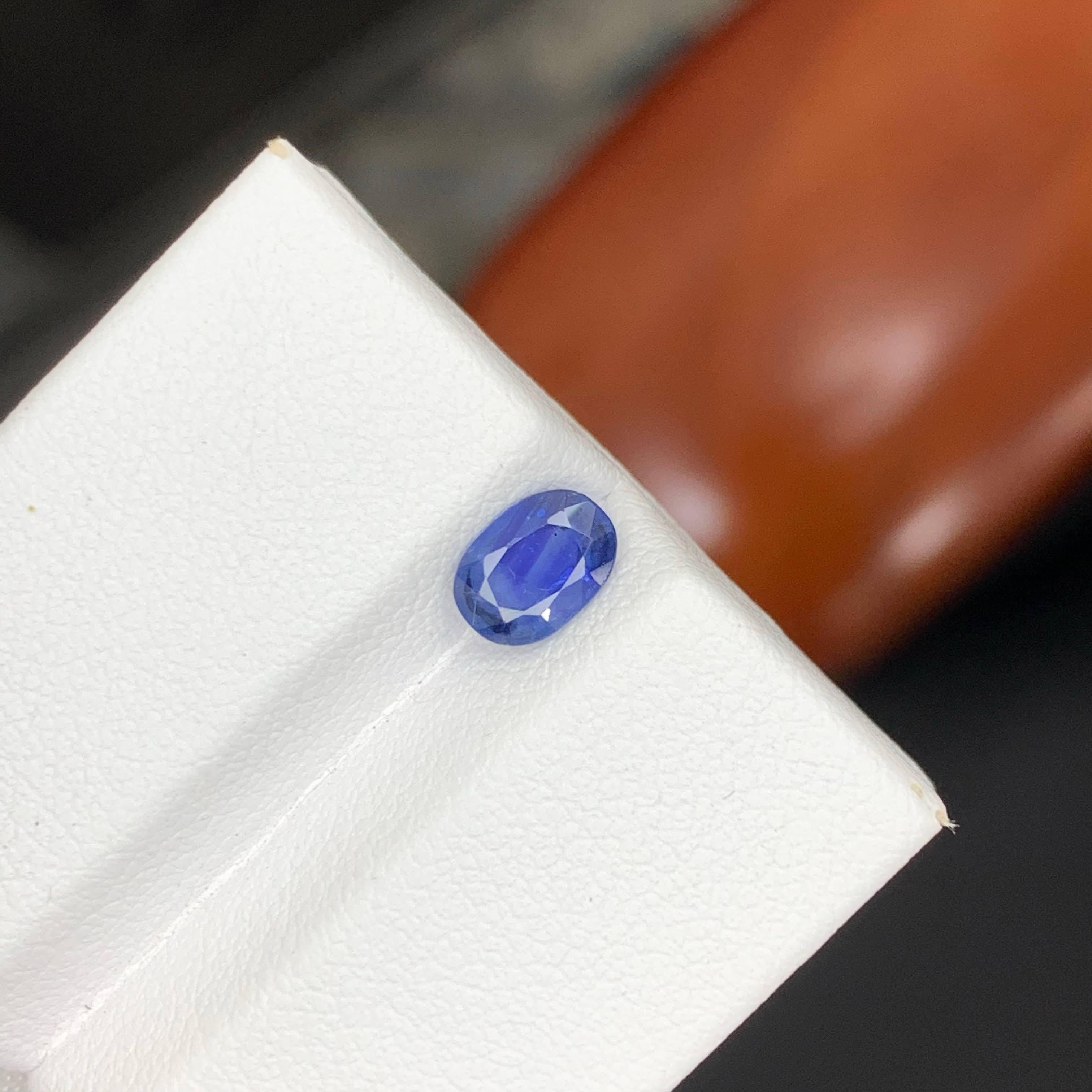 Moderne 0.95 Carat Nature Loose Blue Sapphire Stone Oval Cut Sri Lankan Gemstone en vente