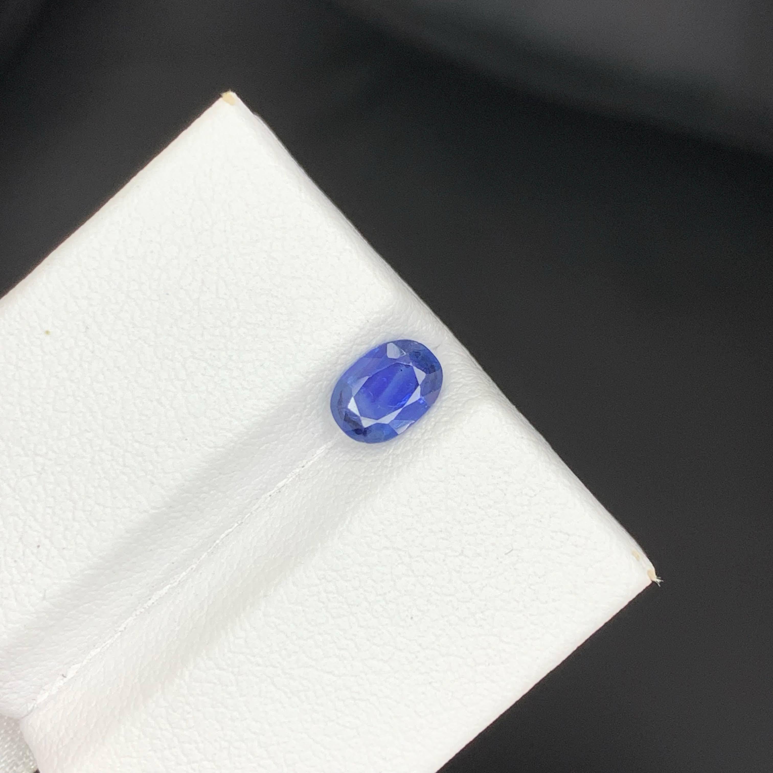 0.95 Carat Nature Loose Blue Sapphire Stone Oval Cut Sri Lankan Gemstone Unisexe en vente