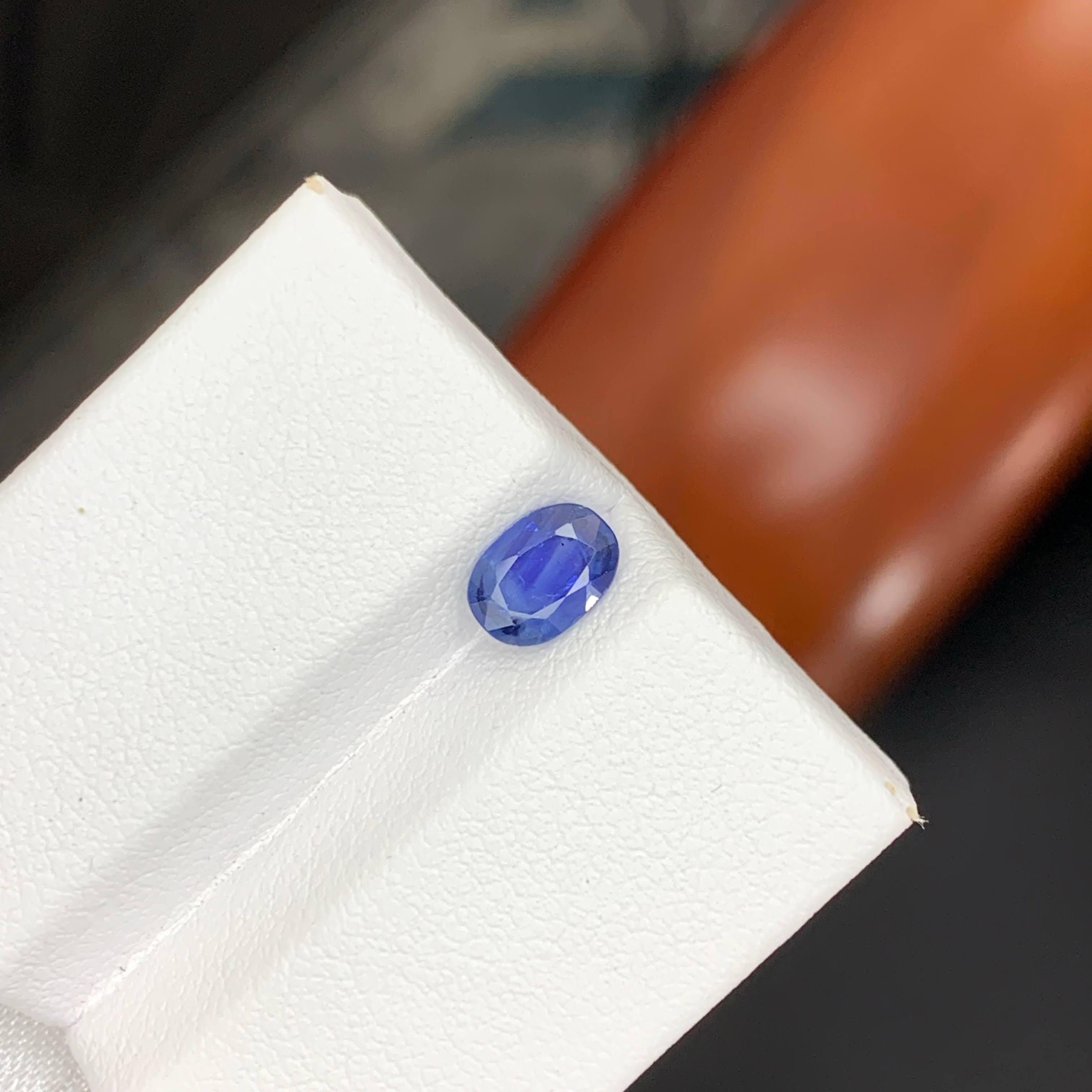 0.95 Carat Nature Loose Blue Sapphire Stone Oval Cut Sri Lankan Gemstone en vente 3