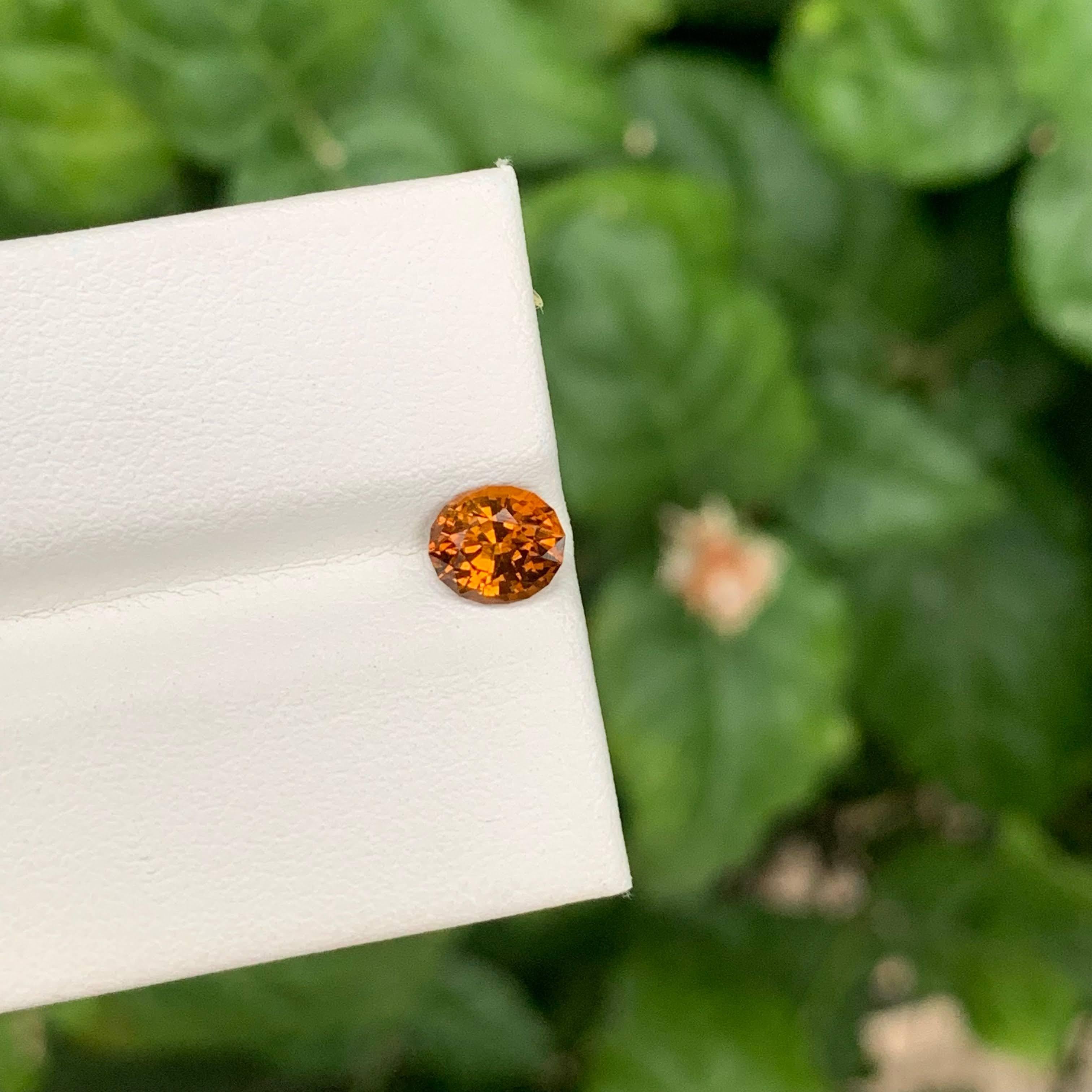 0.95 Carat Natural Loose Orange Fire Mali Garnet Oval Shape Gemstone Unisexe en vente