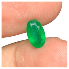 0.95 Quilates Esmeralda Natural Suelta Gema Ovalada Para Joyería