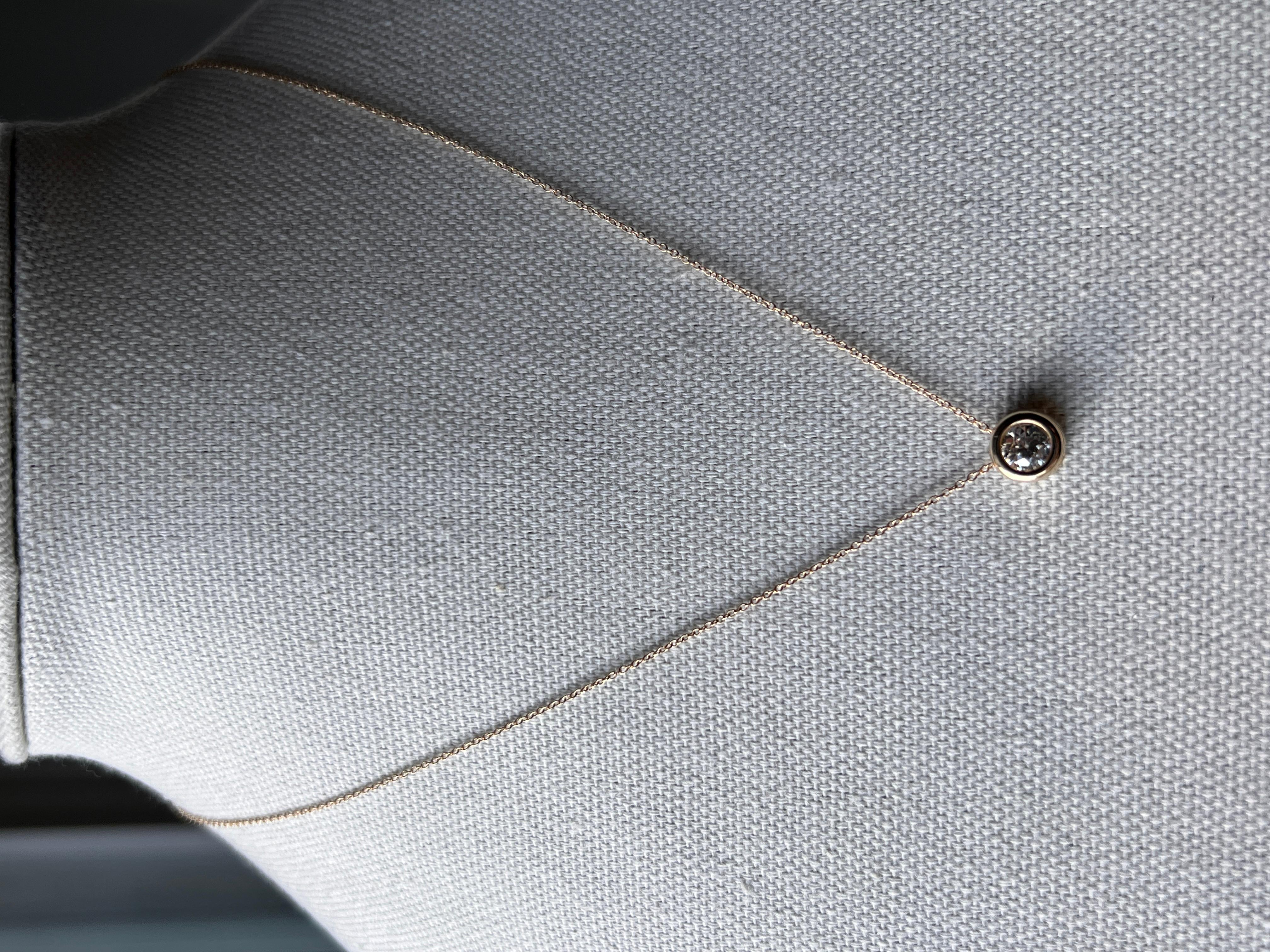 Taille vieille Europe Collier pendentif en or jaune 14k avec diamant européen de 0,95 carat en vente